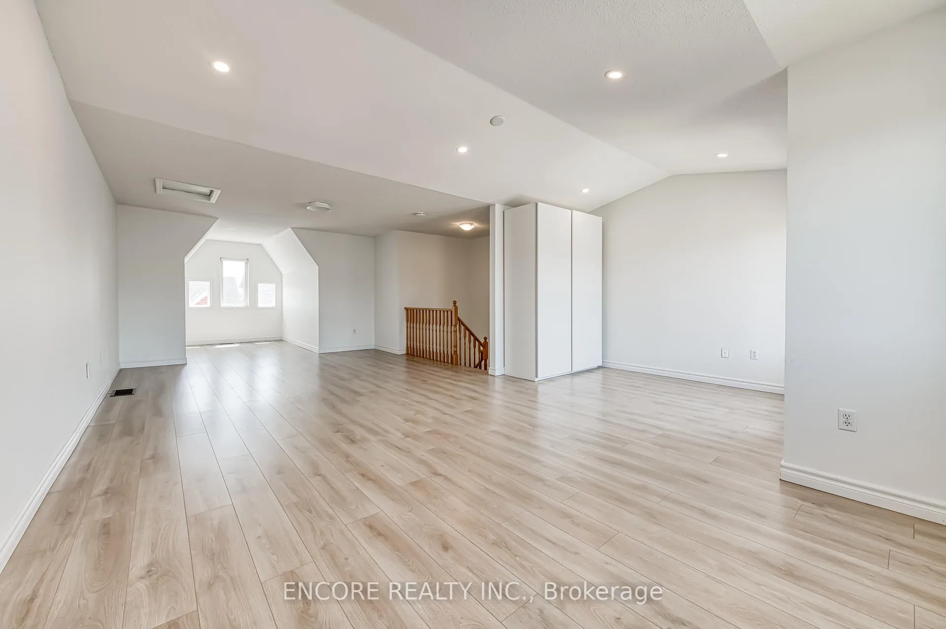 Photo 34 of 24 Spring Meadow Avenue, Markham, Cornell — HOMEH
