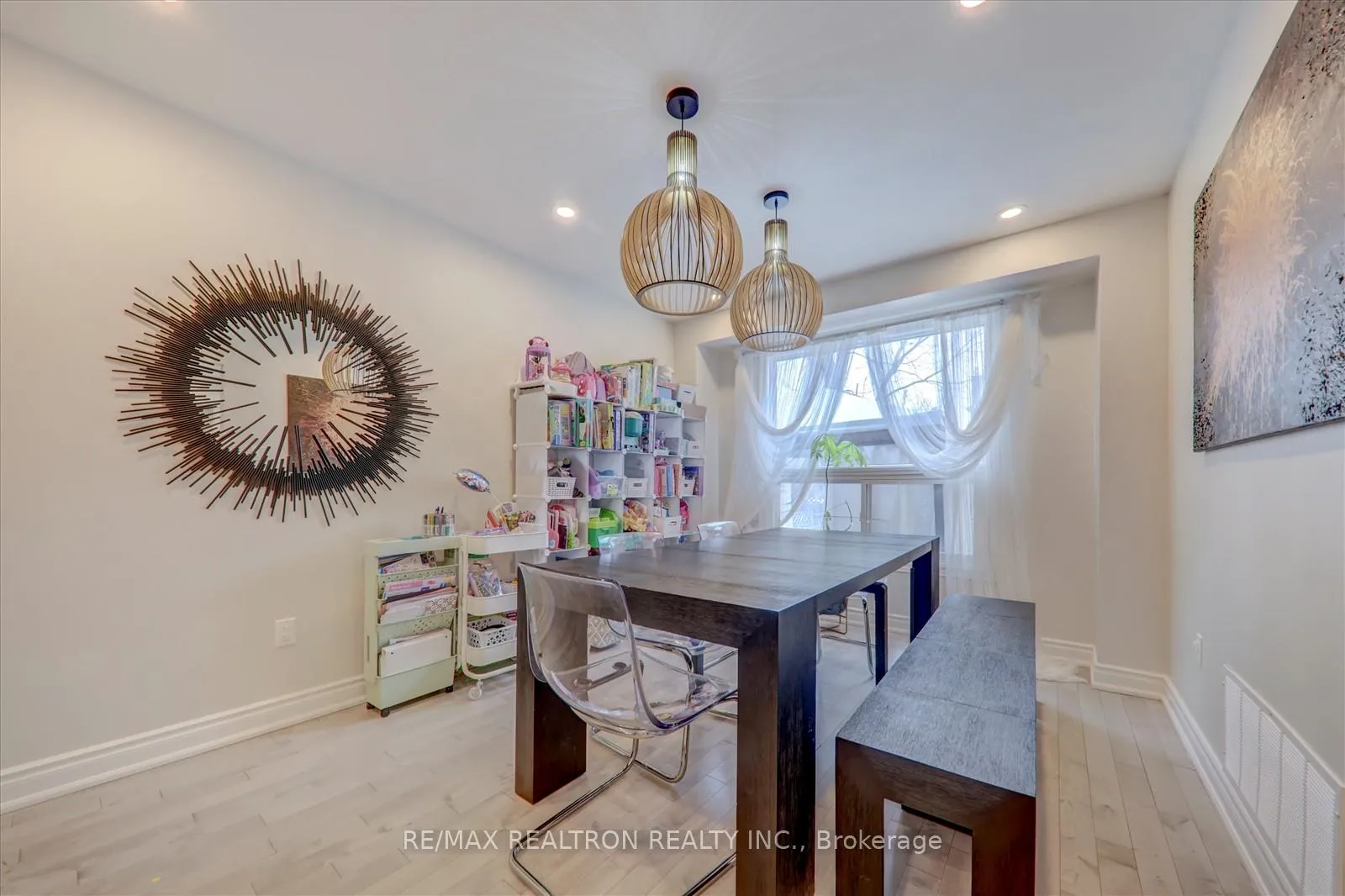 Photo 14 of 16 Larkin Avenue, Markham, Markham Village — HOMEH