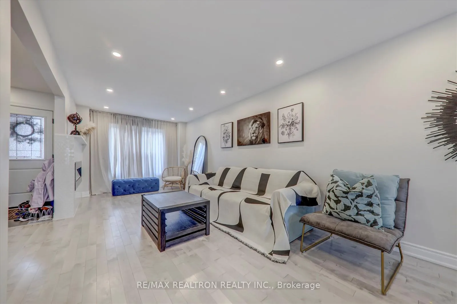Photo 15 of 16 Larkin Avenue, Markham, Markham Village — HOMEH