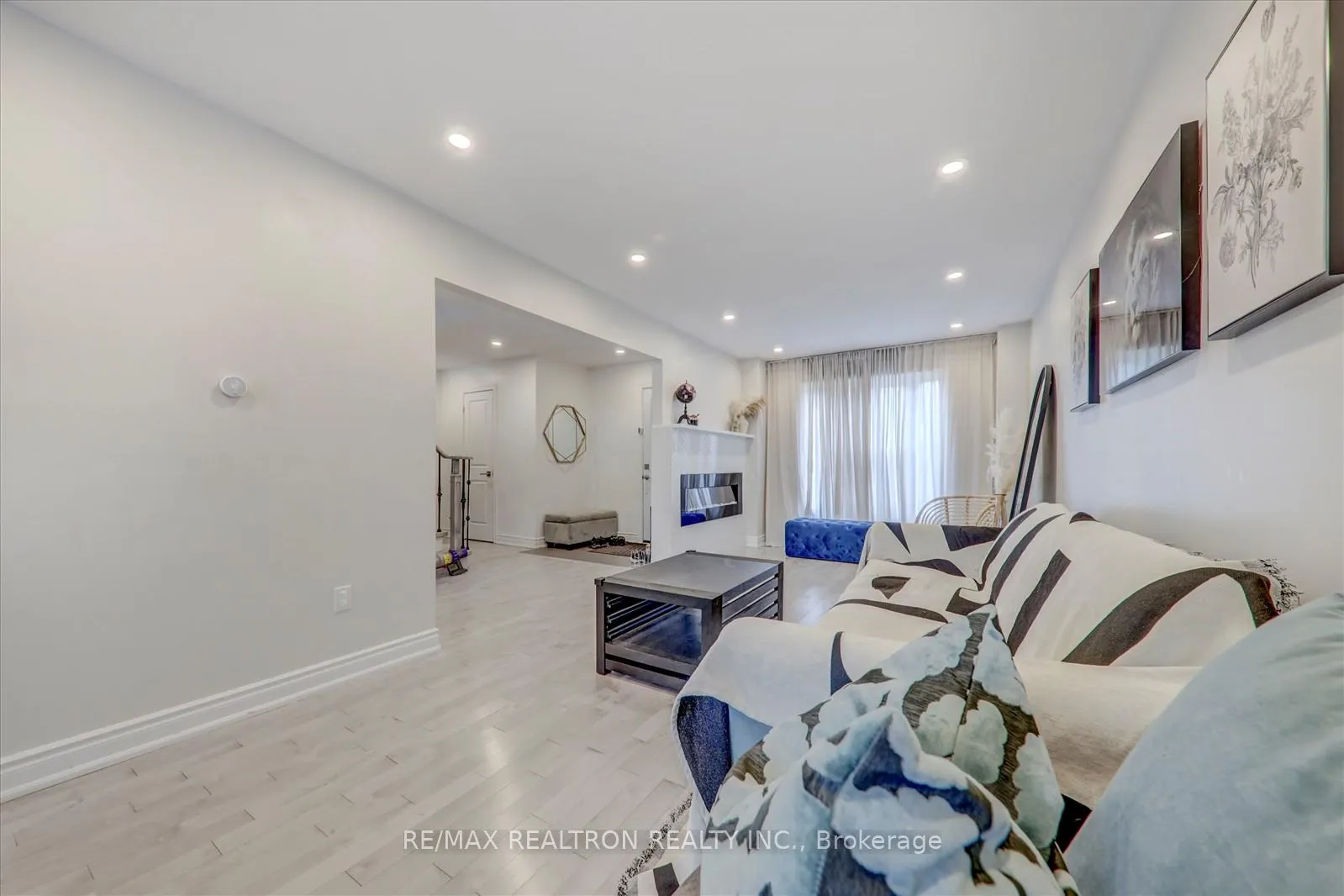 Photo 16 of 16 Larkin Avenue, Markham, Markham Village — HOMEH