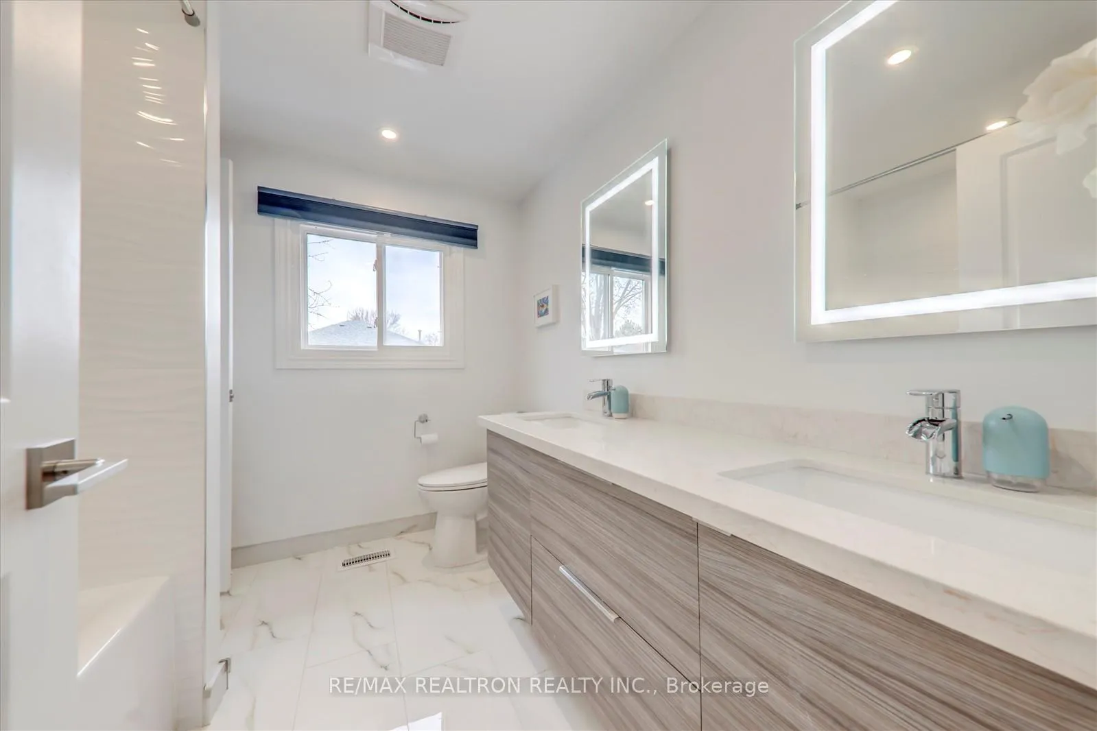 Photo 23 of 16 Larkin Avenue, Markham, Markham Village — HOMEH