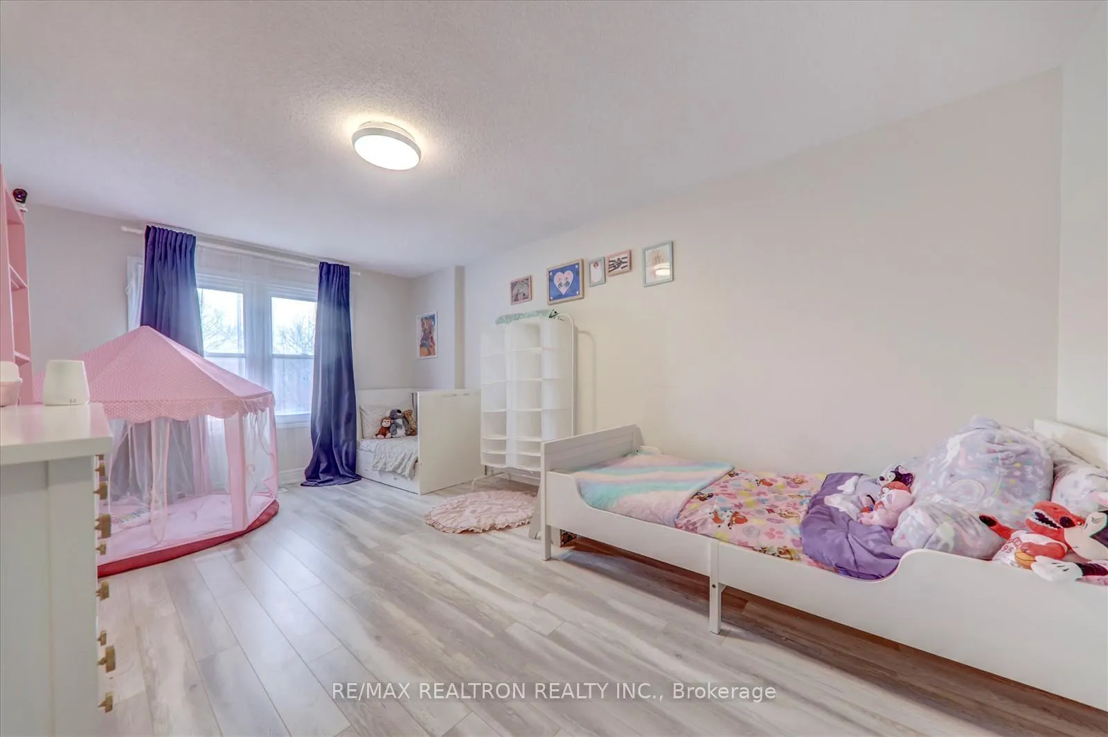 Photo 24 of 16 Larkin Avenue, Markham, Markham Village — HOMEH