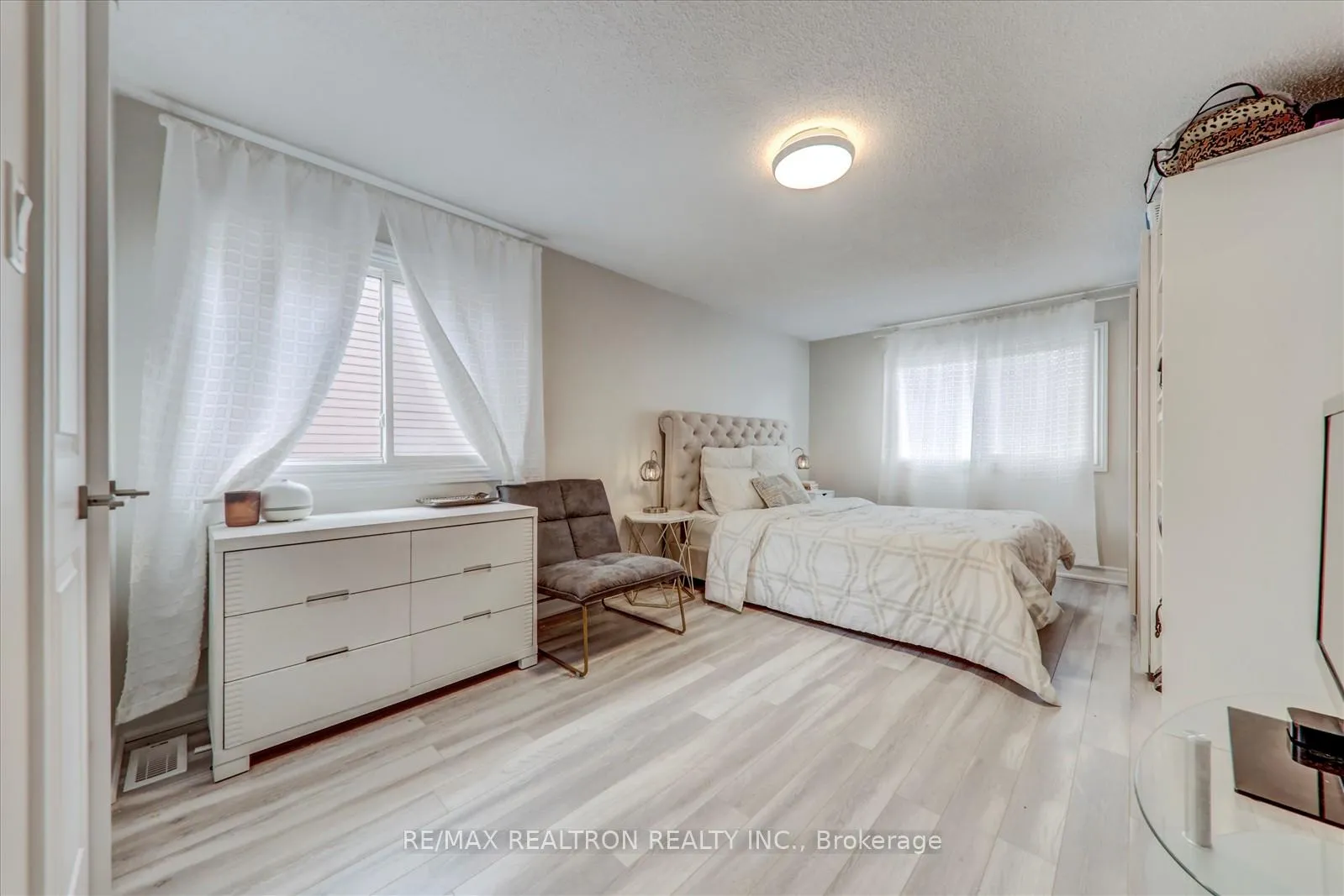 Photo 28 of 16 Larkin Avenue, Markham, Markham Village — HOMEH
