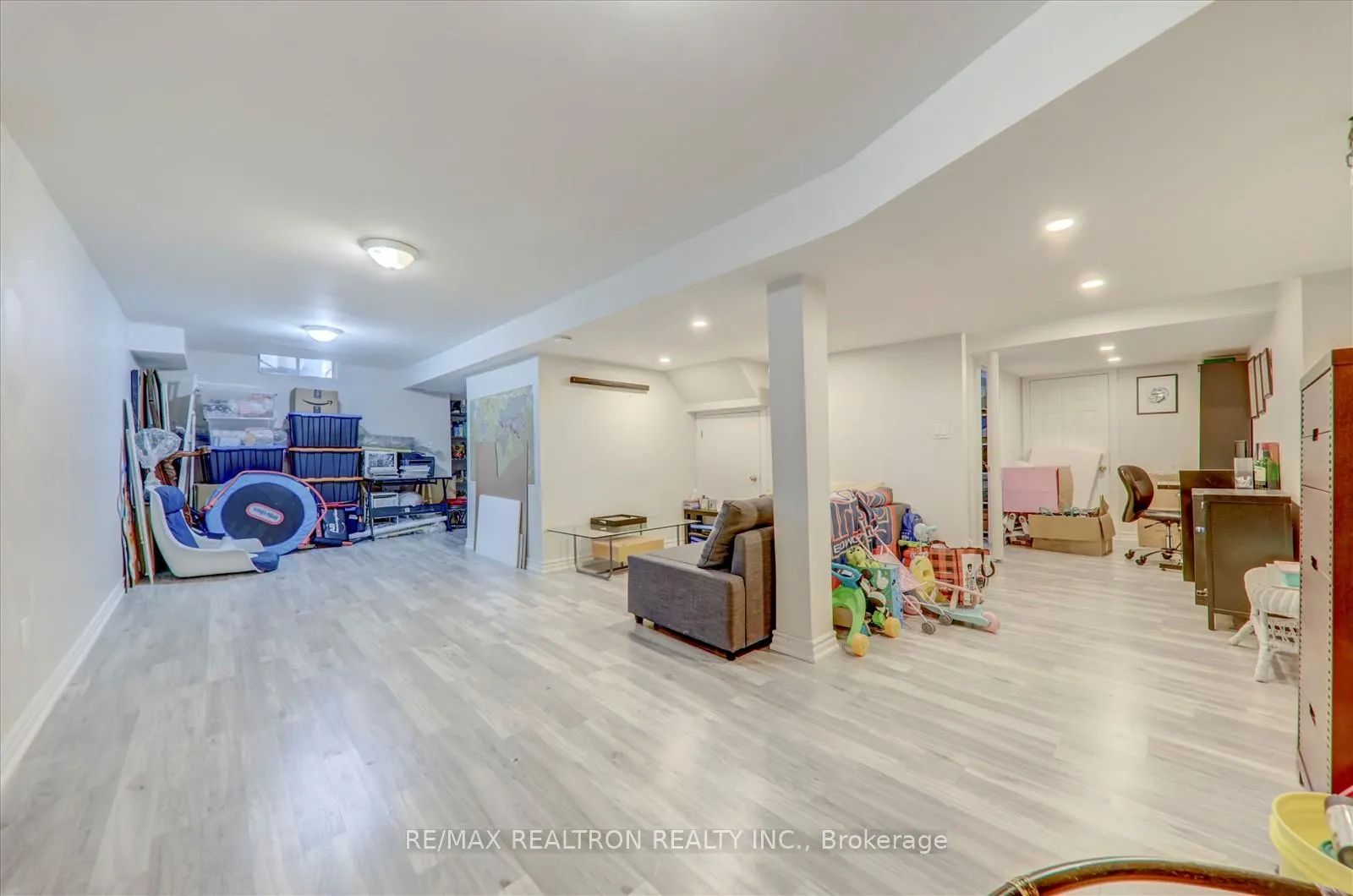Photo 32 of 16 Larkin Avenue, Markham, Markham Village — HOMEH