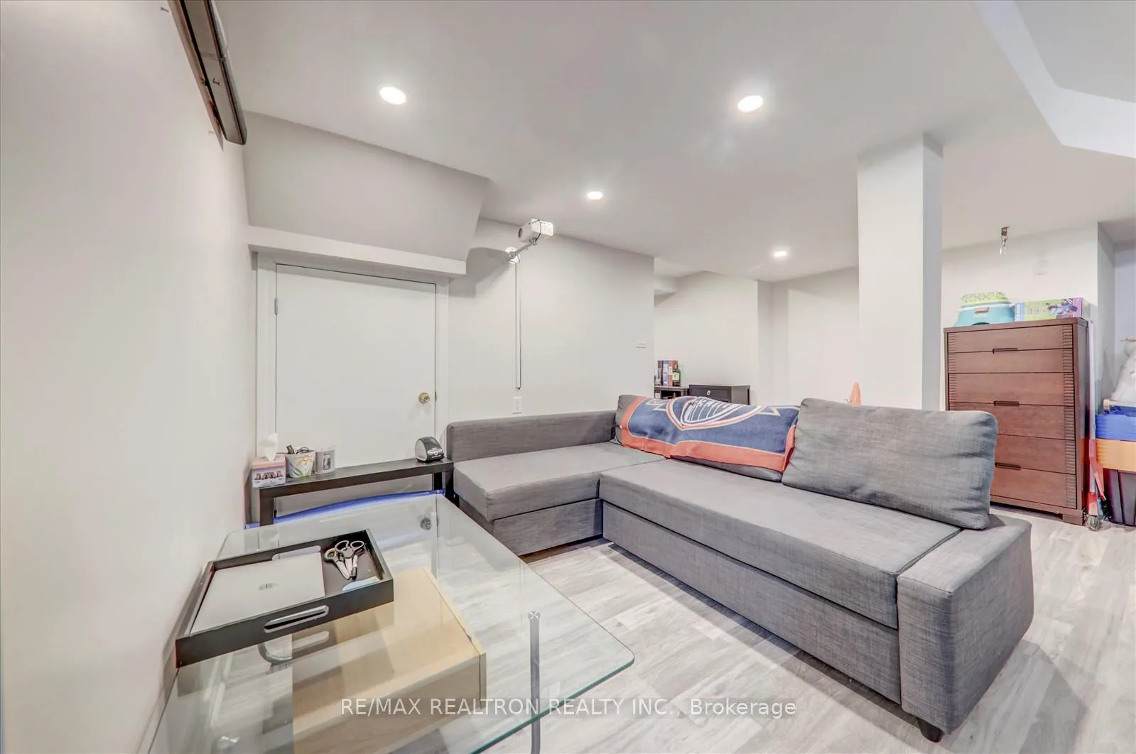 Photo 33 of 16 Larkin Avenue, Markham, Markham Village — HOMEH