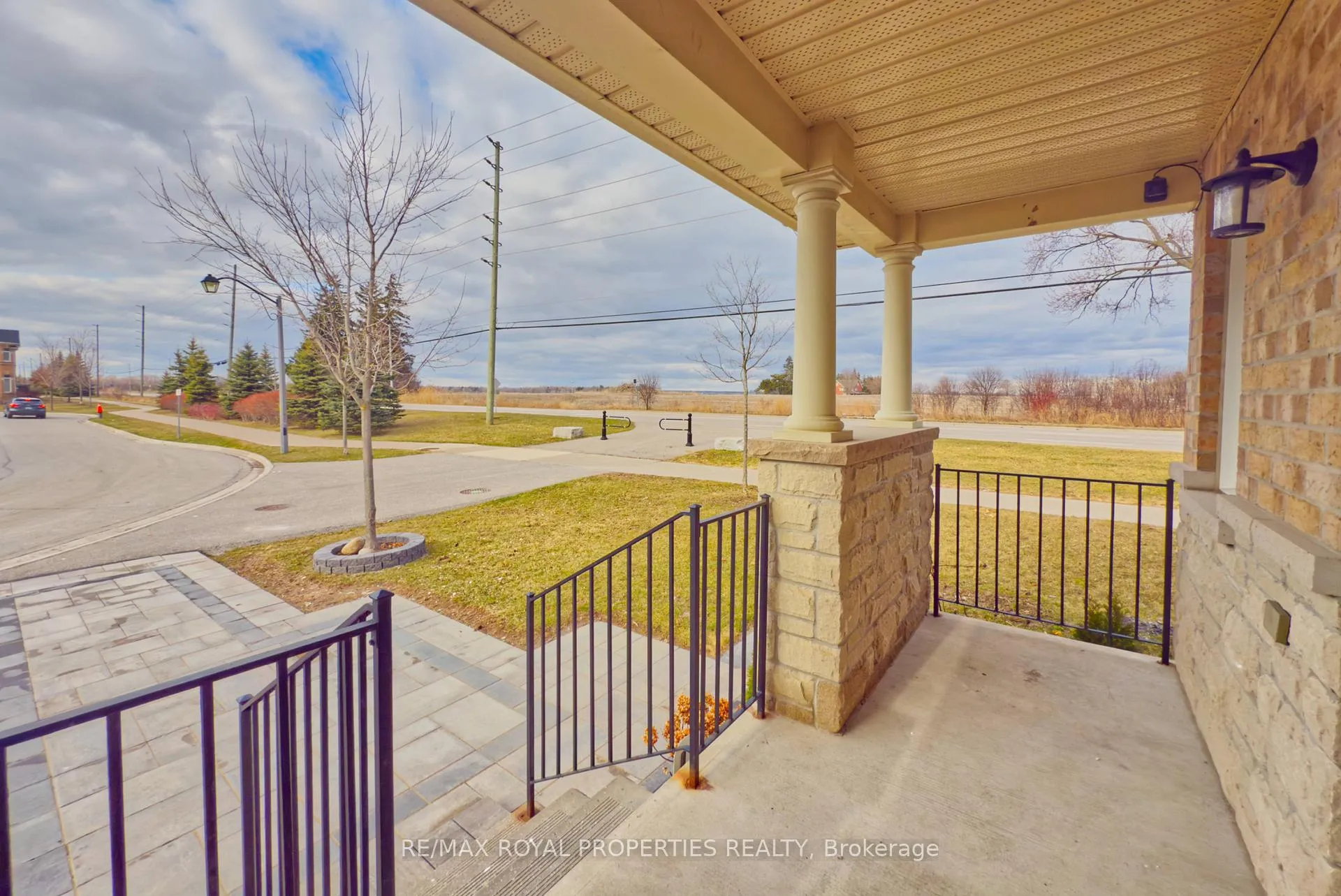 Photo 4 of 59 Whitlock Crescent, Ajax, Northeast Ajax — HOMEH