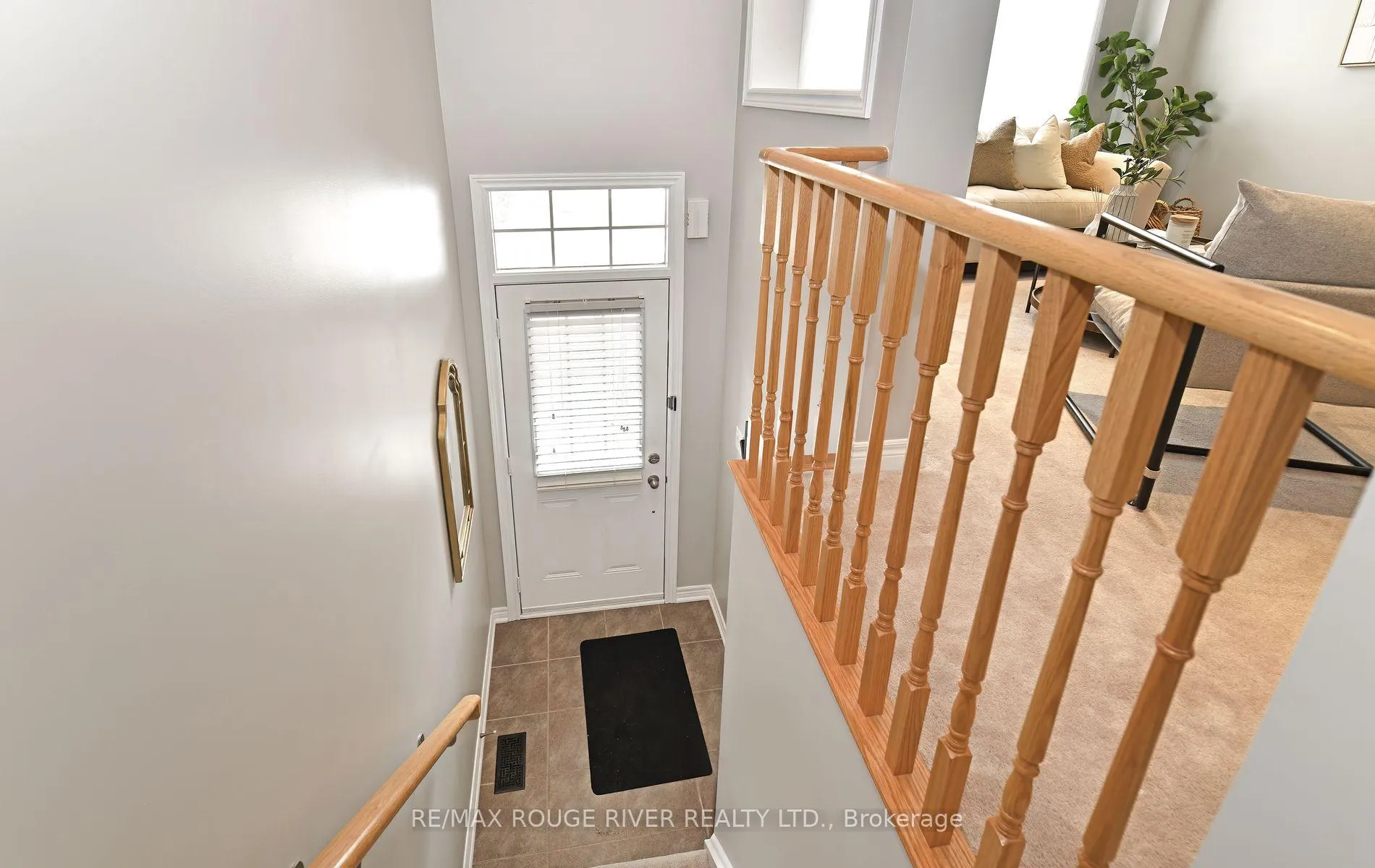 Photo 2 of 37 Martinworth Lane, Ajax, Central East — HOMEH