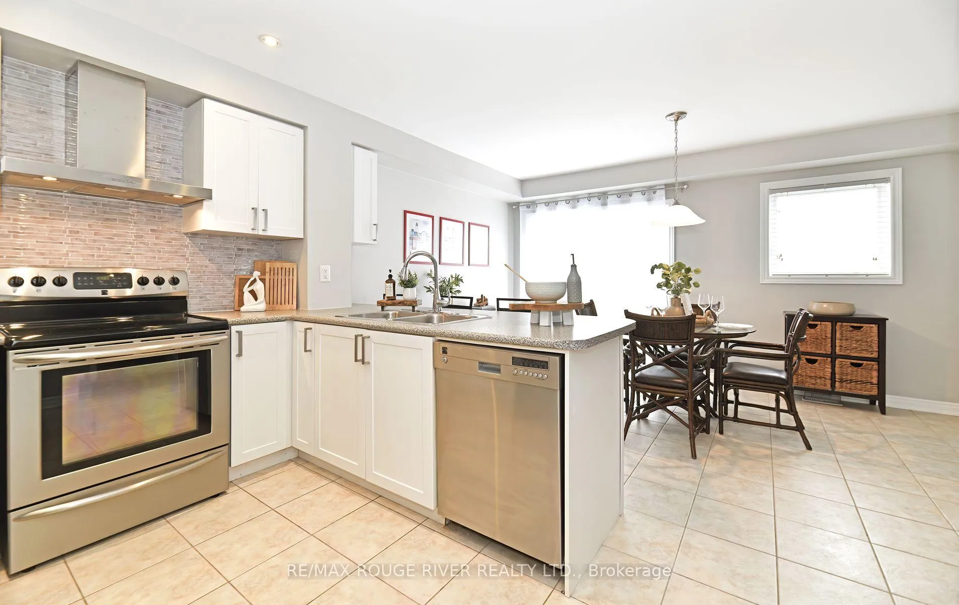Photo 7 of 37 Martinworth Lane, Ajax, Central East — HOMEH