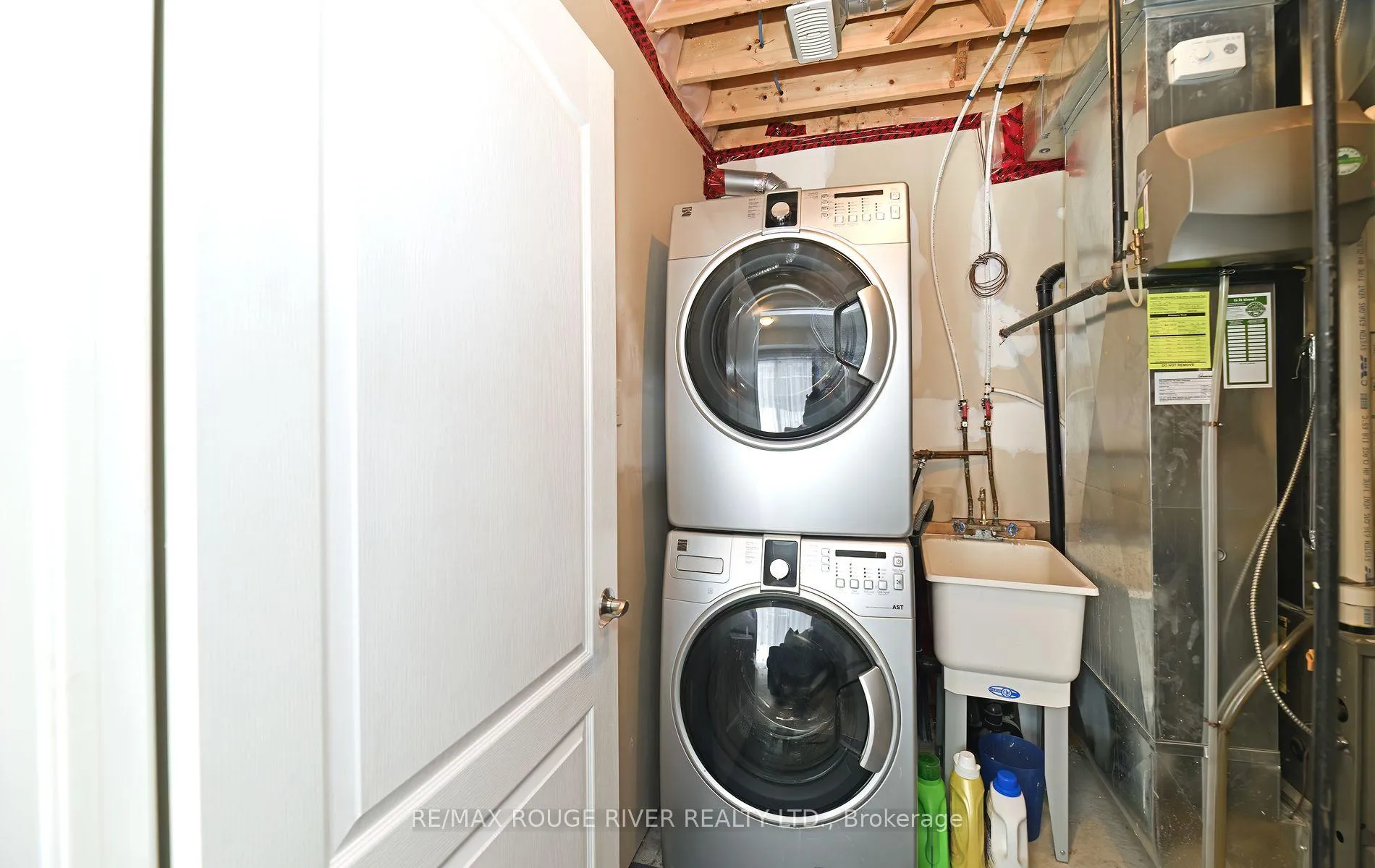 Photo 23 of 37 Martinworth Lane, Ajax, Central East — HOMEH