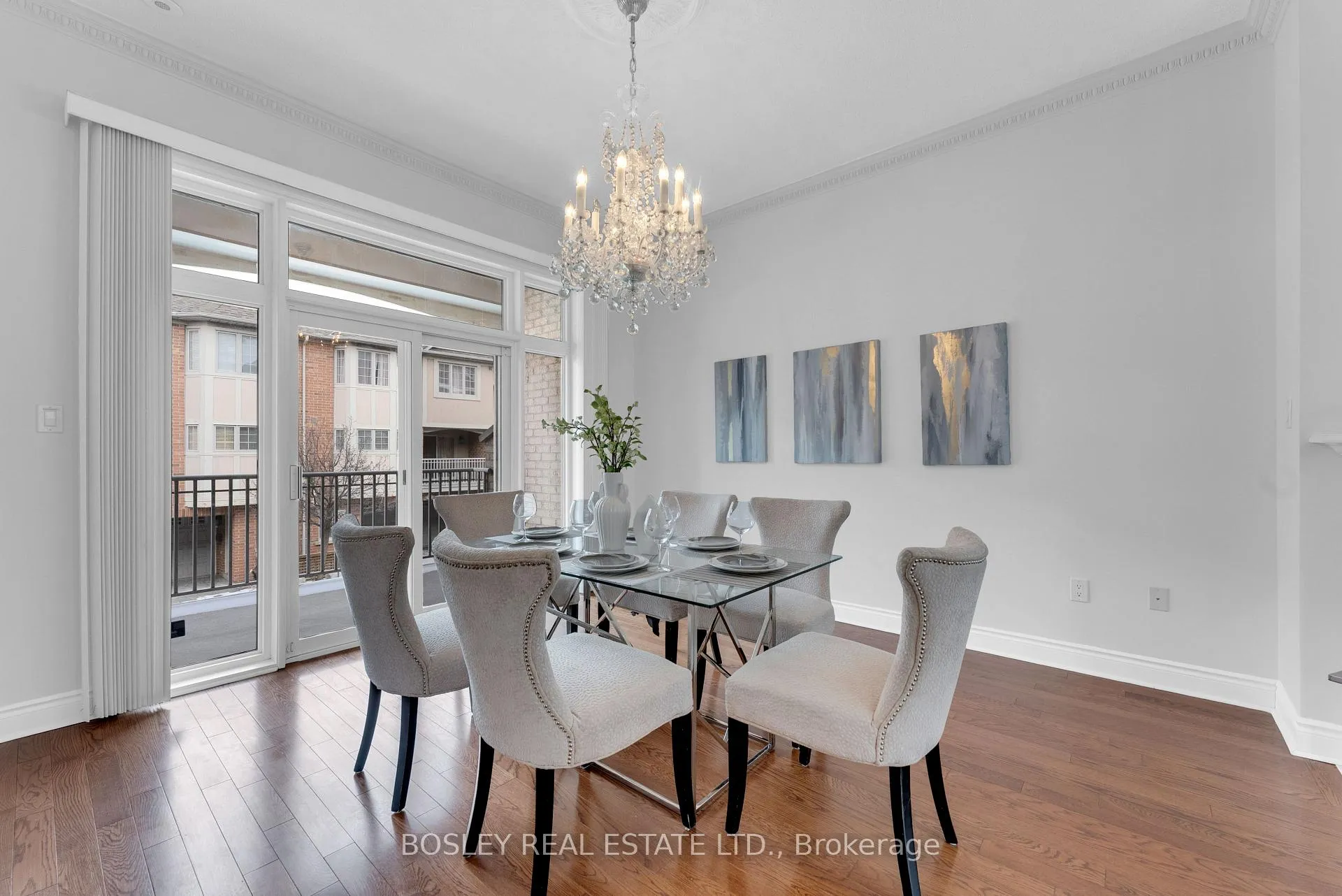 Photo 6 of 21 Legends Way, Markham, Unionville — HOMEH