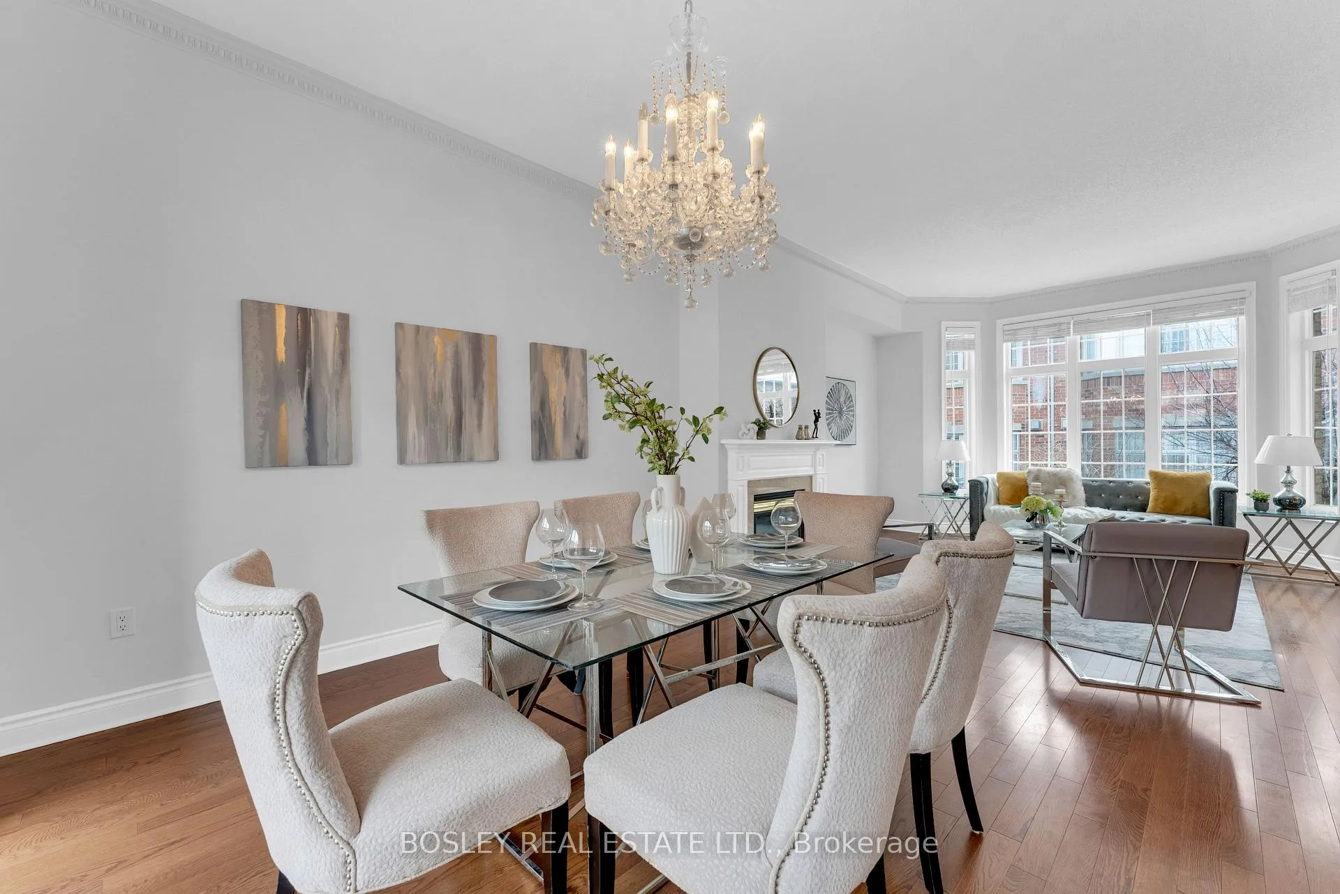 Photo 7 of 21 Legends Way, Markham, Unionville — HOMEH