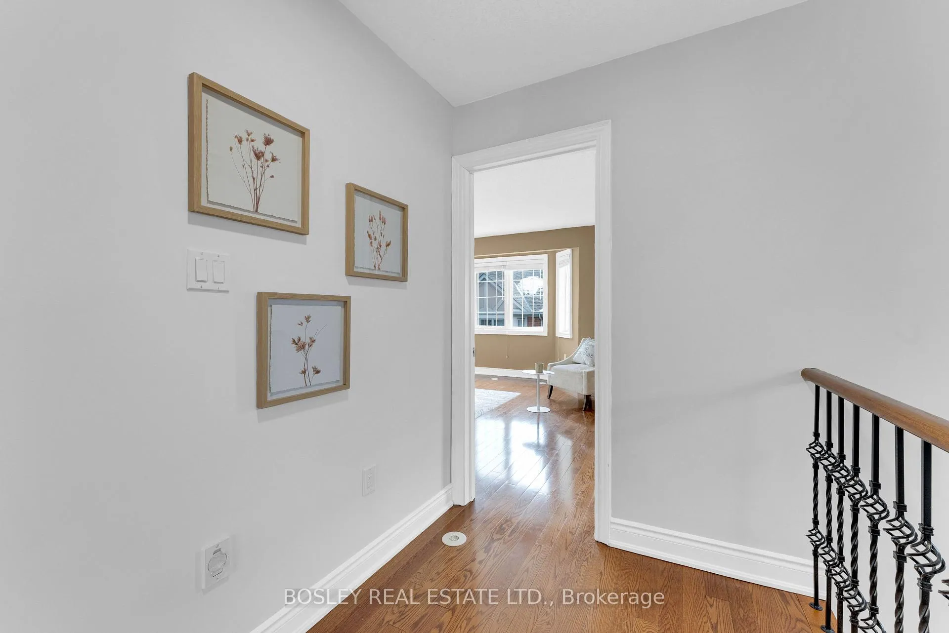 Photo 13 of 21 Legends Way, Markham, Unionville — HOMEH