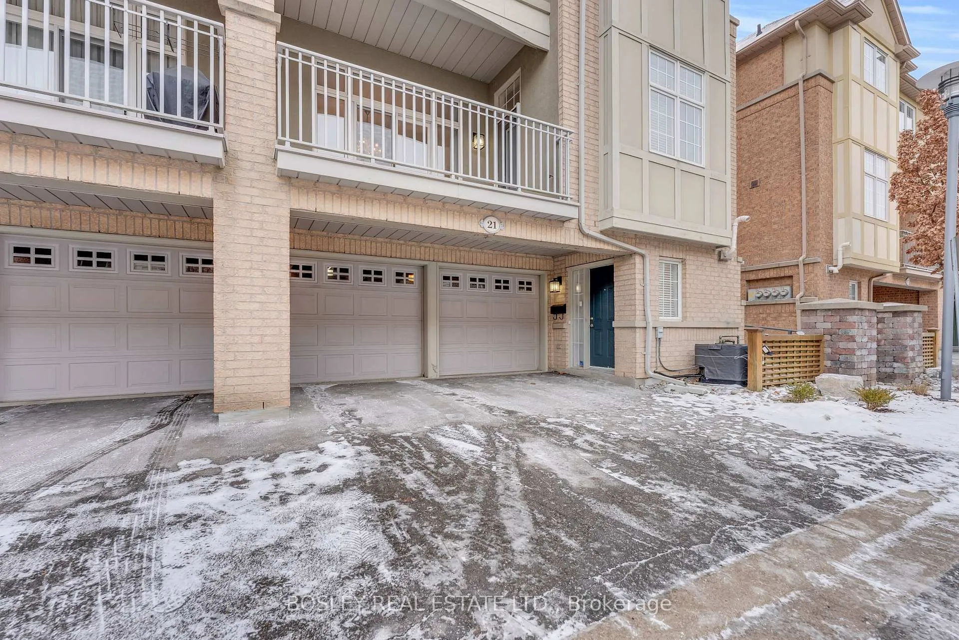 Photo 37 of 21 Legends Way, Markham, Unionville — HOMEH