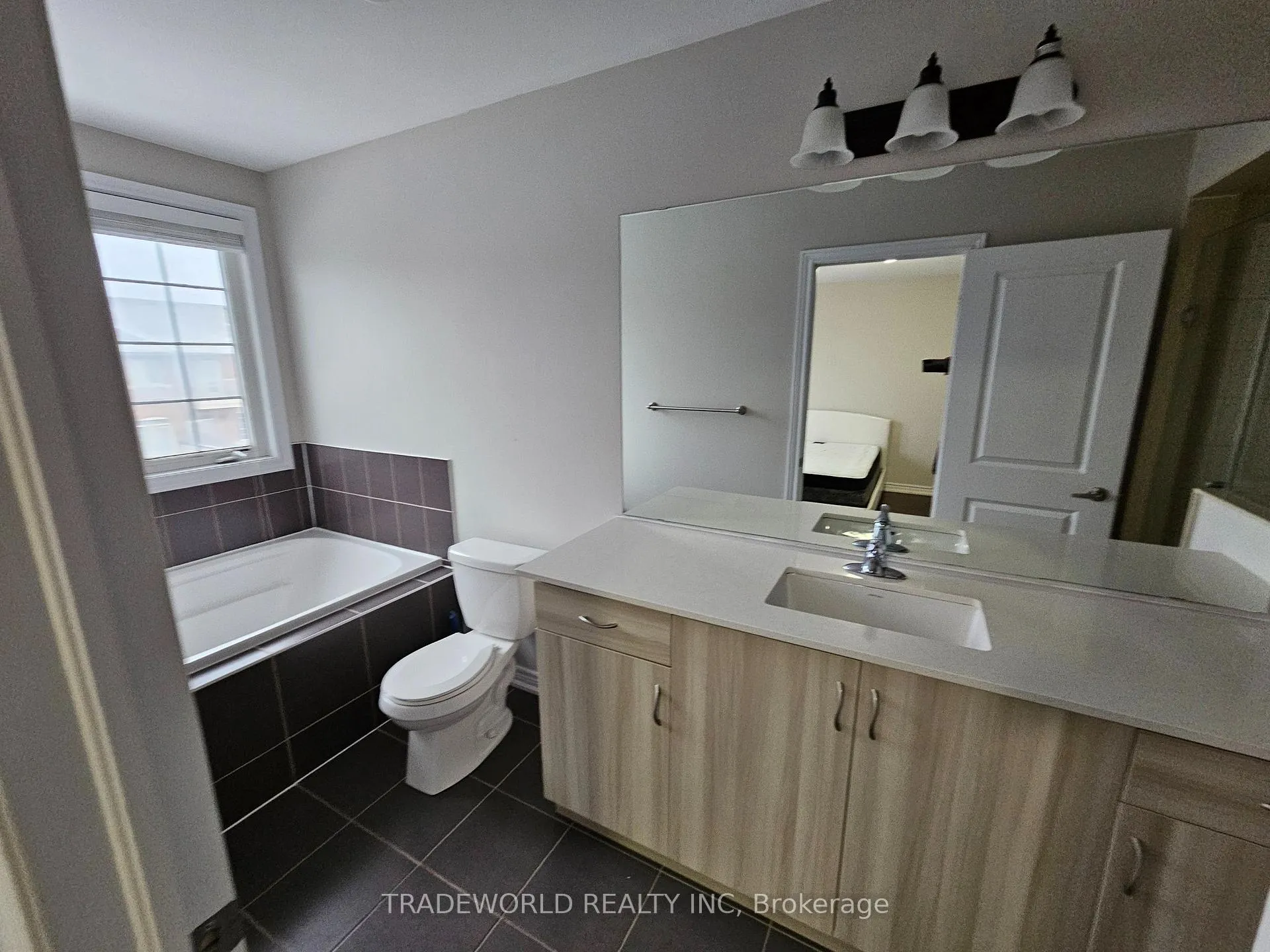 Photo 10 of 61 Memon Place, Markham, Wismer — HOMEH