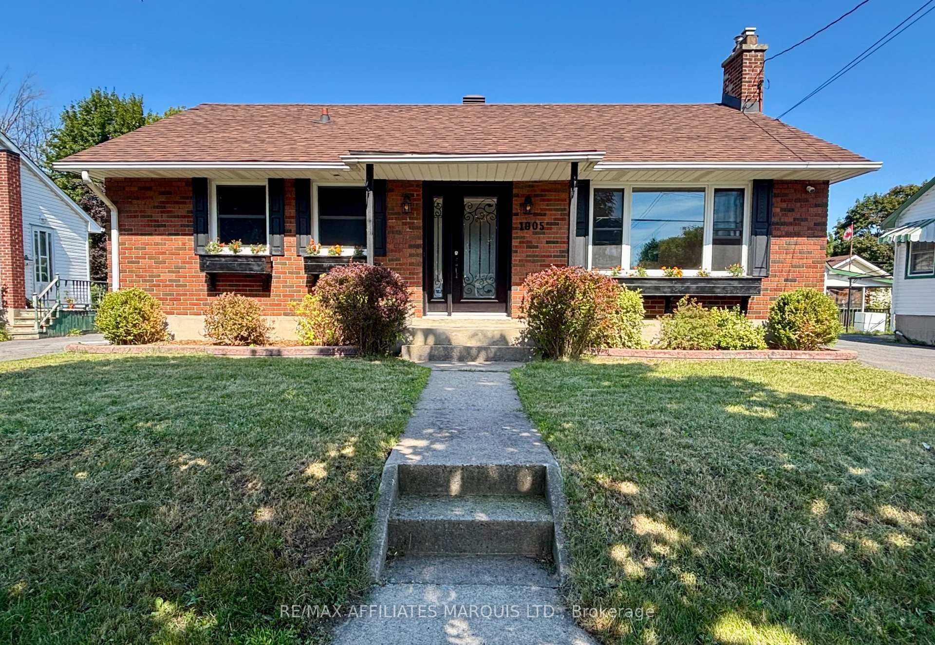 Photo 1 of 1005 Leonard Avenue, Cornwall — HOMEH