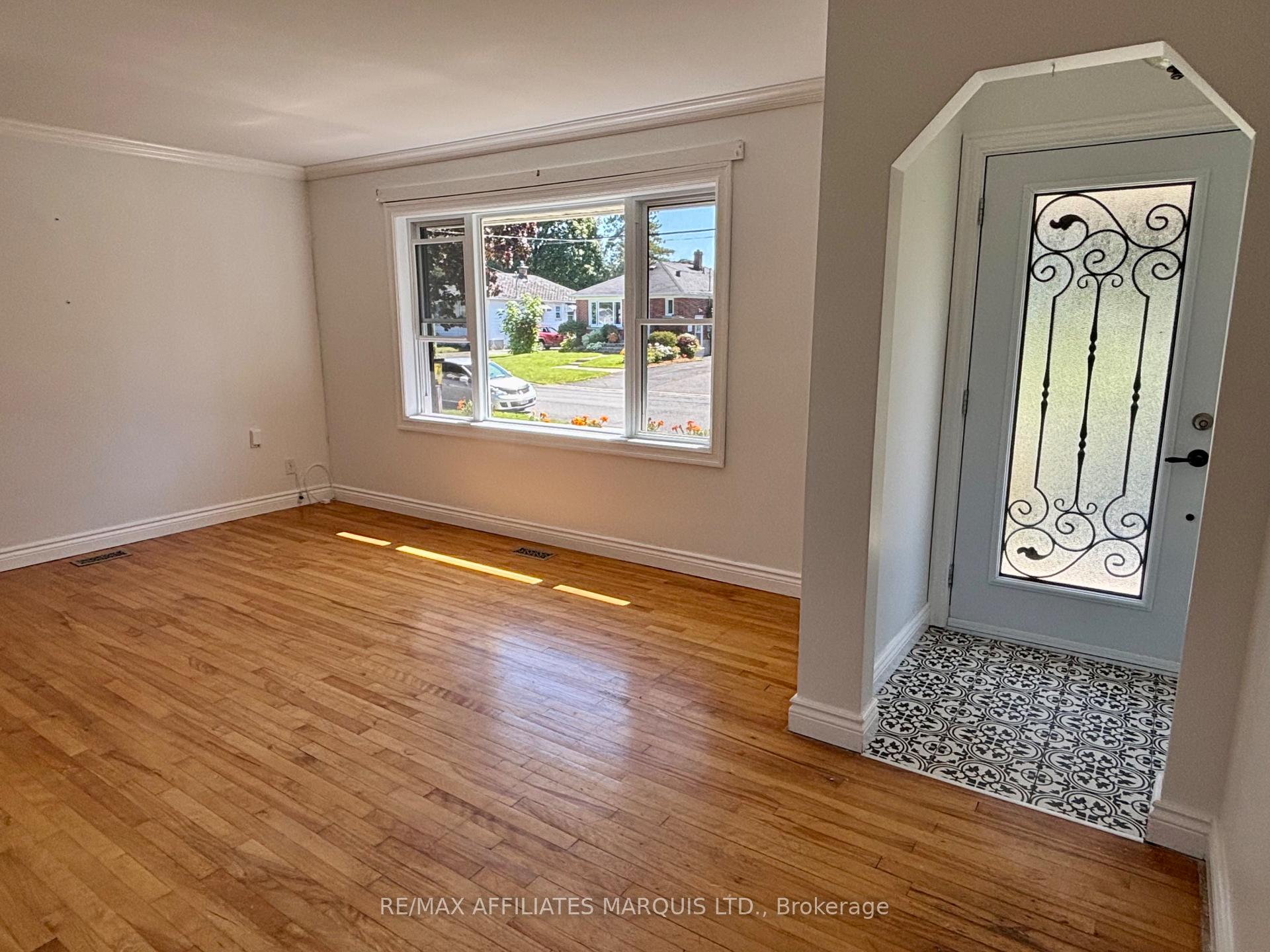 Photo 6 of 1005 Leonard Avenue, Cornwall — HOMEH