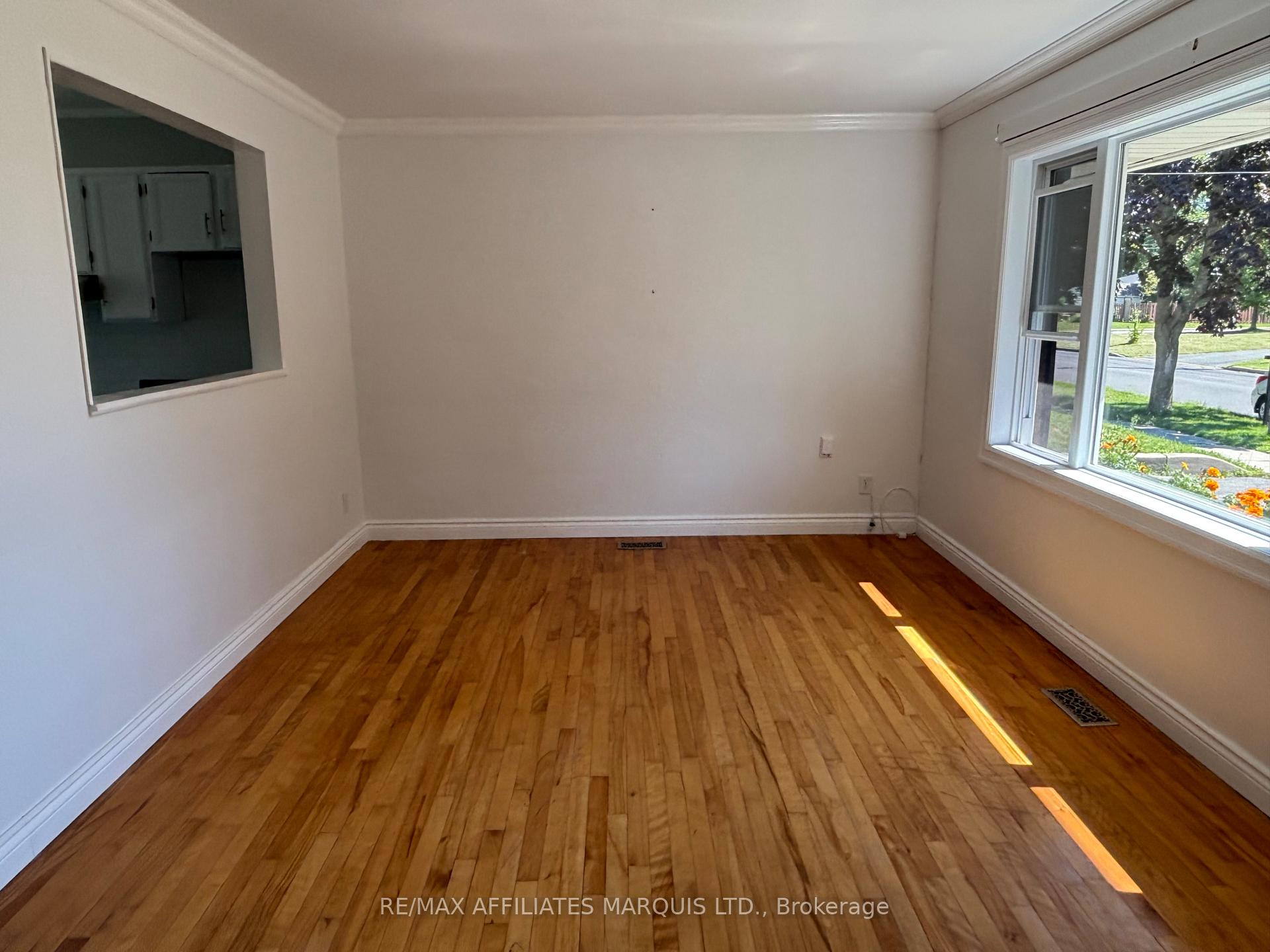 Photo 7 of 1005 Leonard Avenue, Cornwall — HOMEH