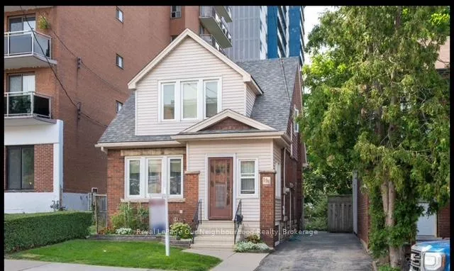 Front of Unit Main, 196 Walnut Street S