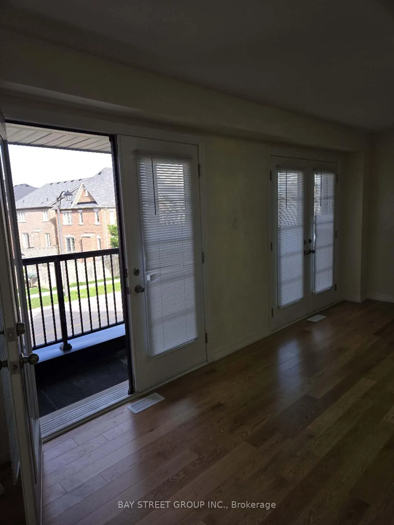 Photo 5 of 61 Greenspire Avenue, Markham, Wismer — HOMEH