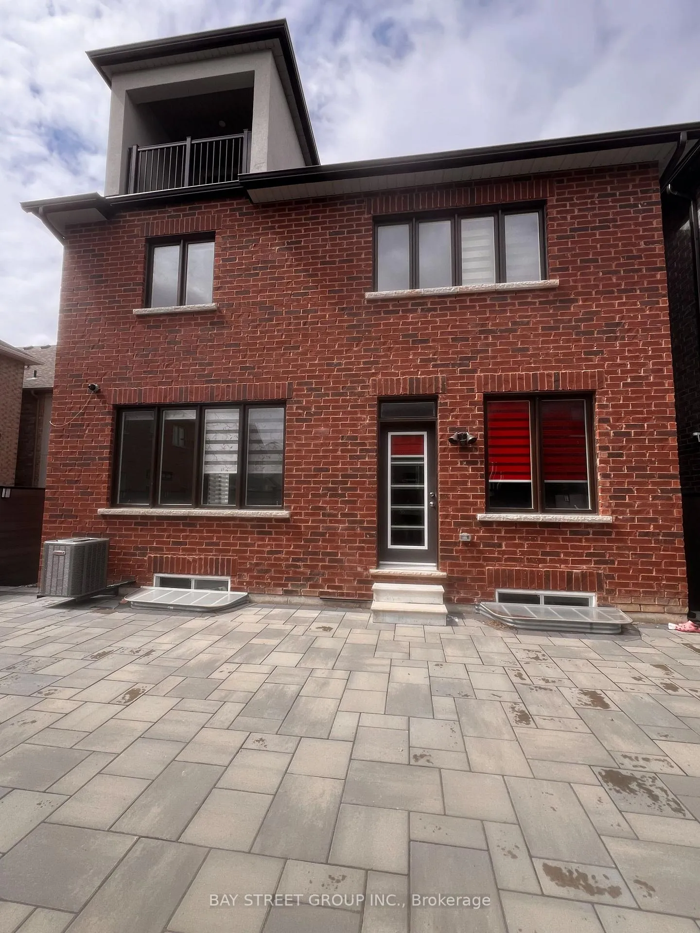 Photo 7 of 61 Greenspire Avenue, Markham, Wismer — HOMEH