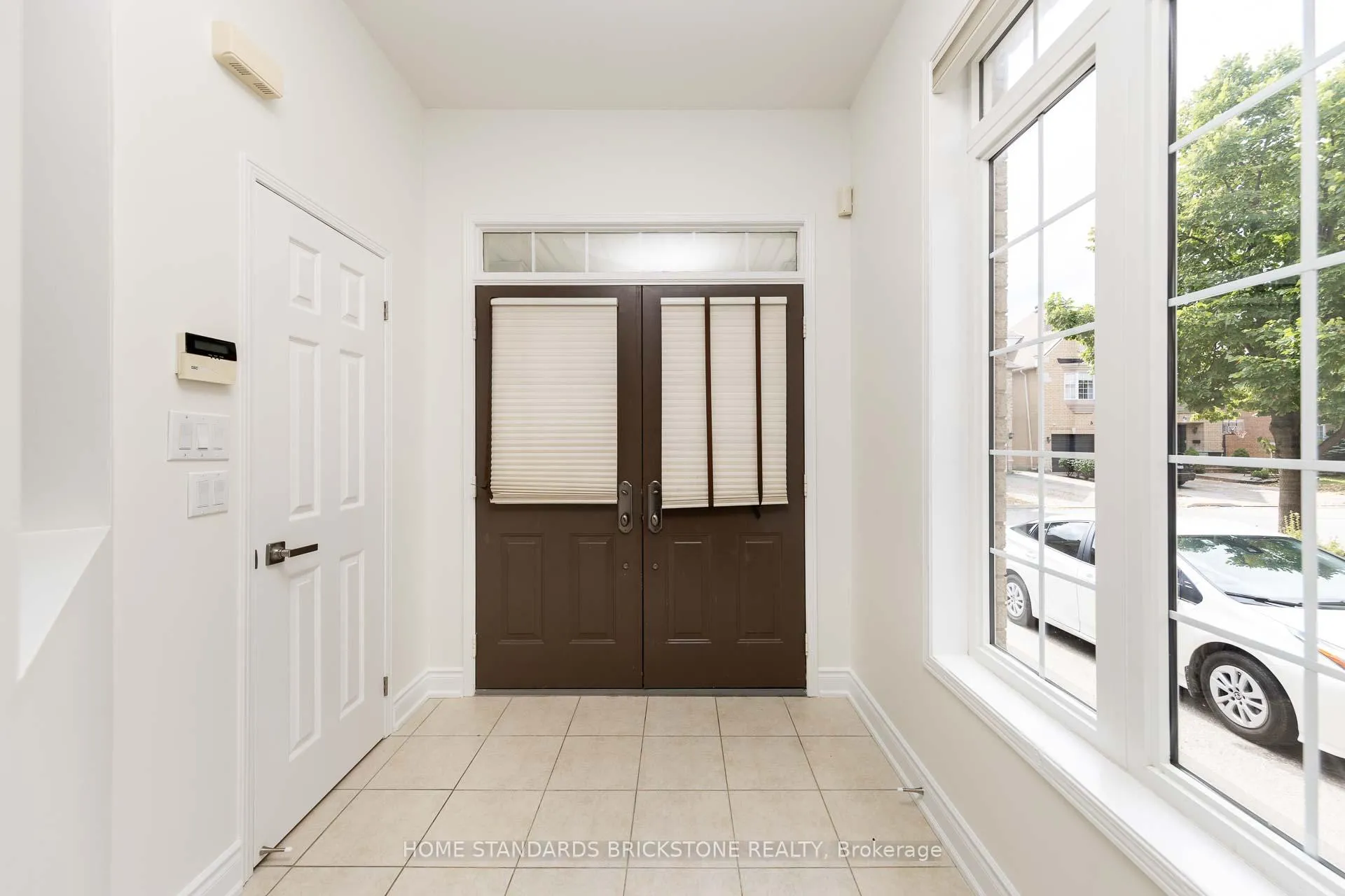 Photo 3 of 76 Leameadow Road, Vaughan, Patterson — HOMEH