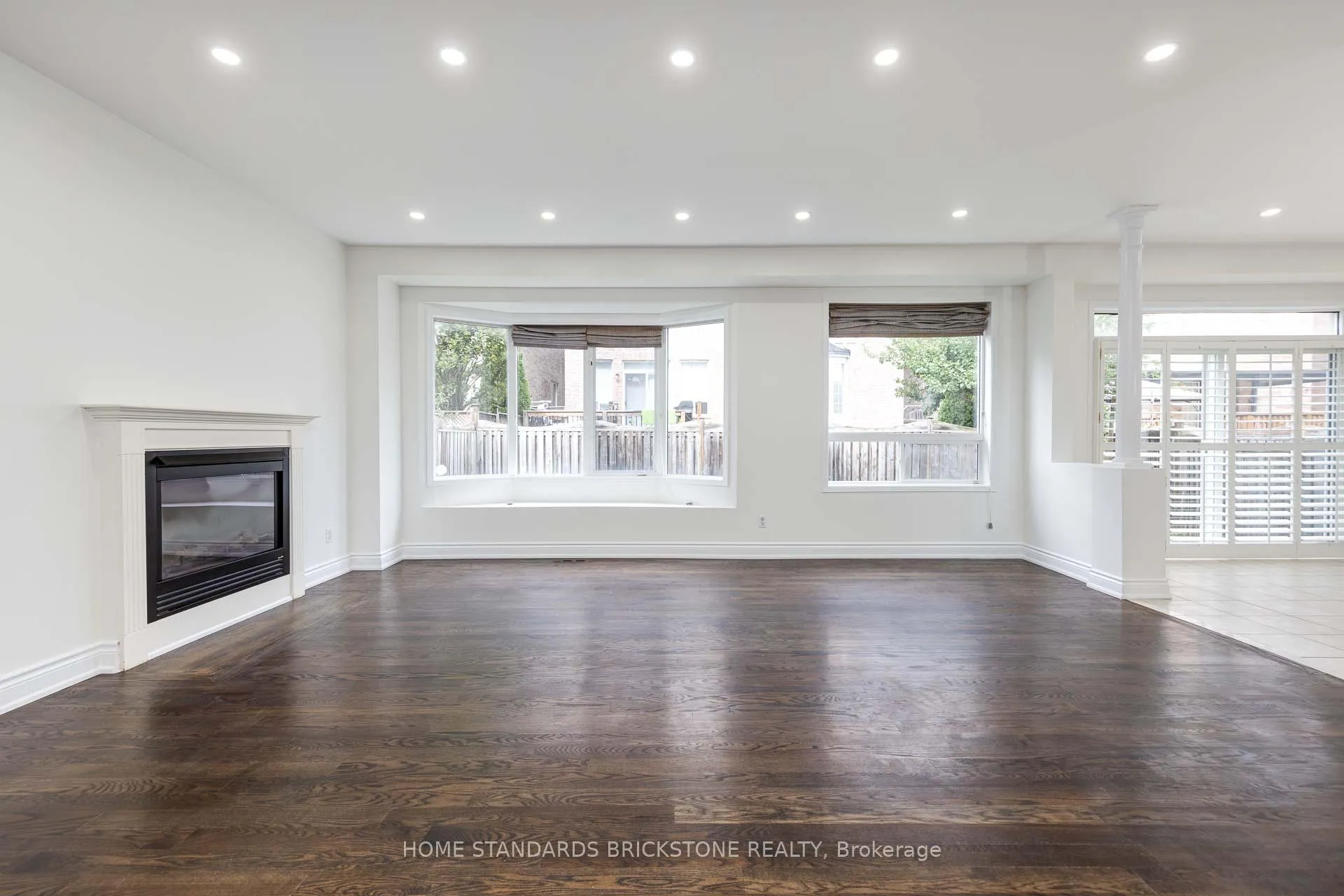 Photo 10 of 76 Leameadow Road, Vaughan, Patterson — HOMEH