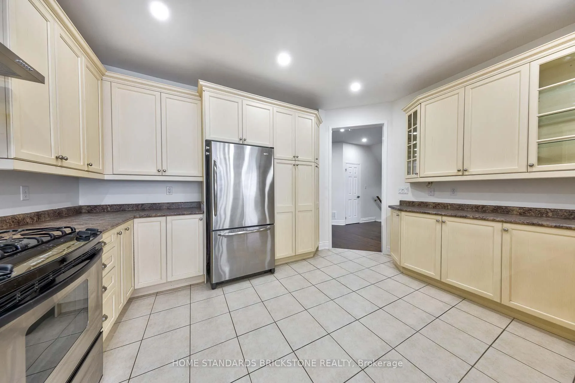 Photo 16 of 76 Leameadow Road, Vaughan, Patterson — HOMEH