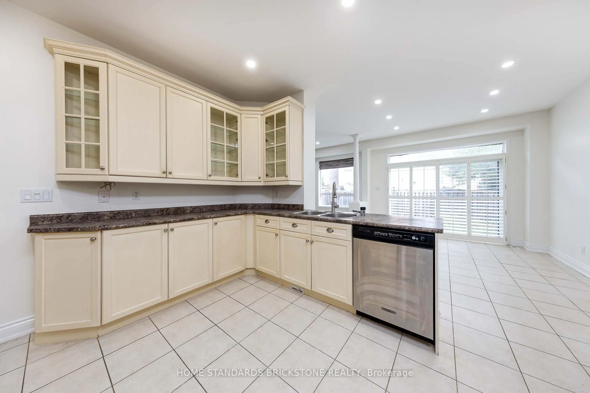 Photo 19 of 76 Leameadow Road, Vaughan, Patterson — HOMEH