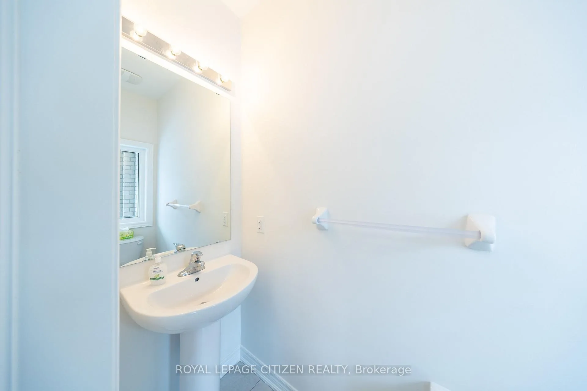 Photo 4 of 68 McGowan Drive, Whitby, Rural Whitby — HOMEH