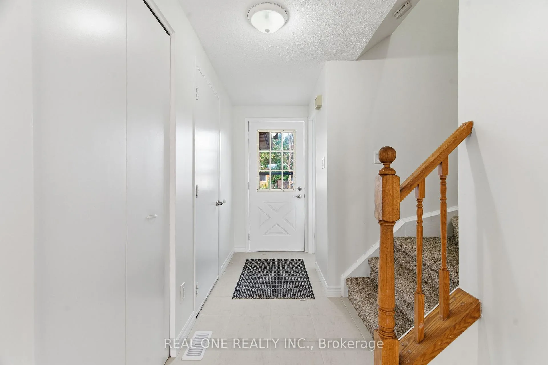 Photo 3 of 51 Koch Drive, Guelph, Kortright West — HOMEH