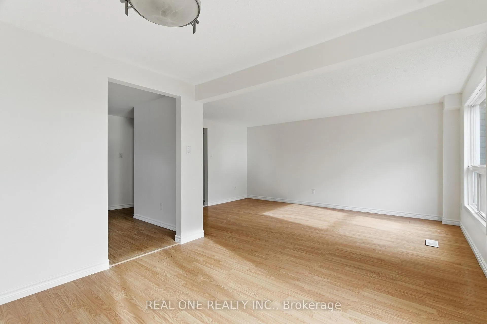 Photo 10 of 51 Koch Drive, Guelph, Kortright West — HOMEH