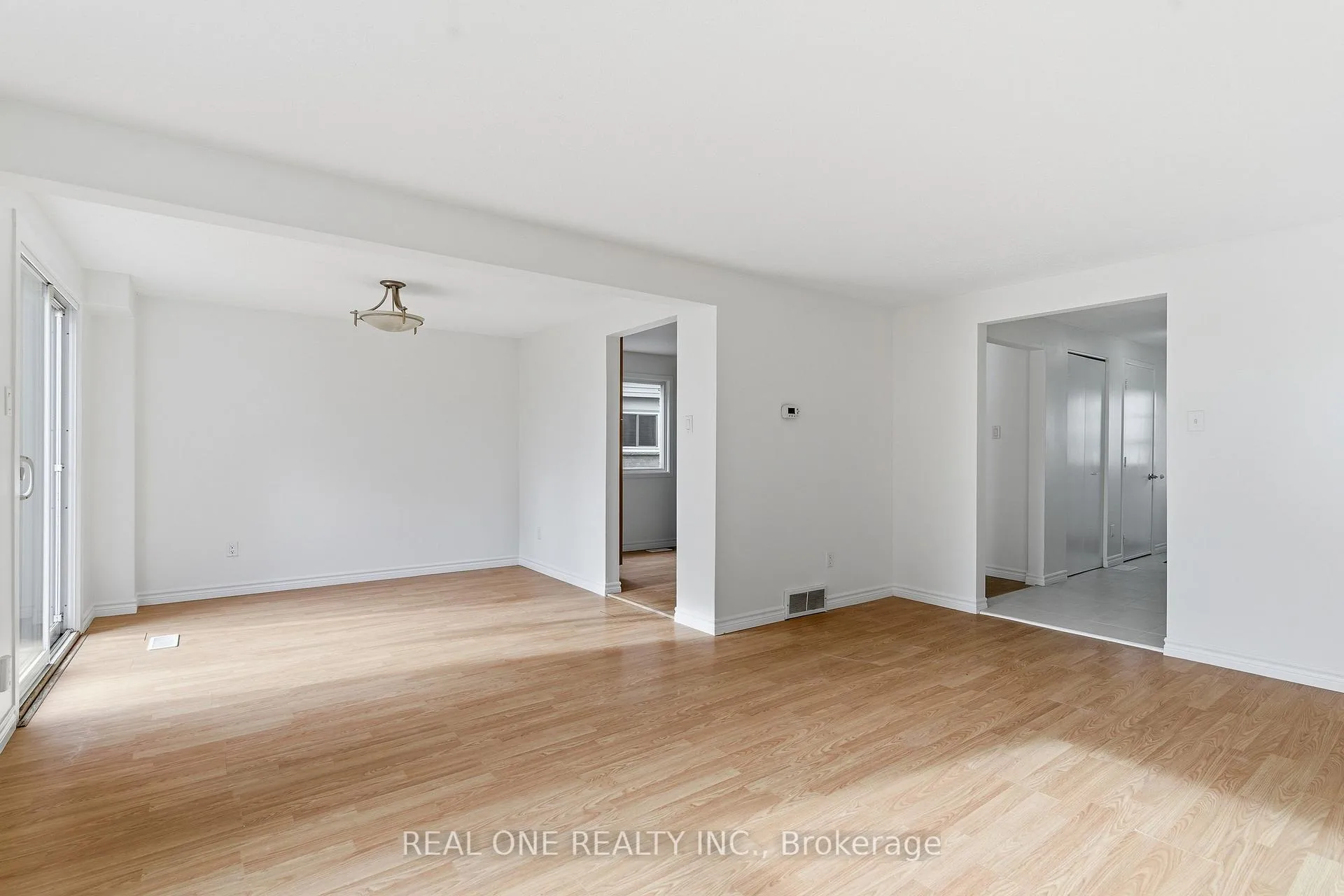 Photo 11 of 51 Koch Drive, Guelph, Kortright West — HOMEH
