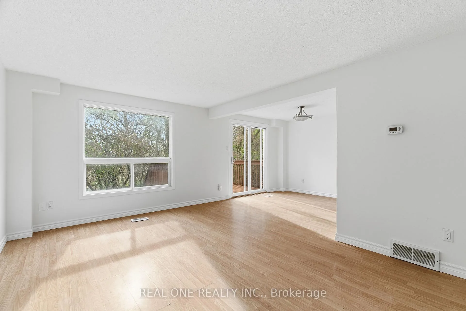 Photo 12 of 51 Koch Drive, Guelph, Kortright West — HOMEH