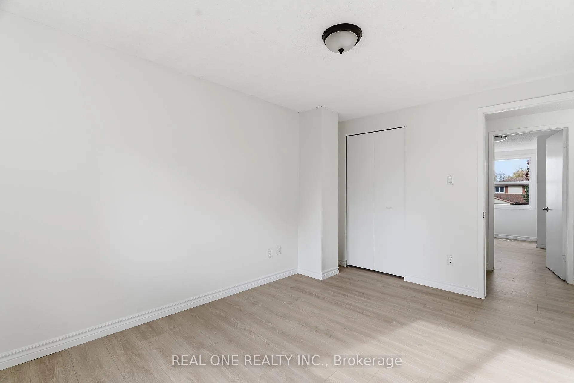 Photo 18 of 51 Koch Drive, Guelph, Kortright West — HOMEH