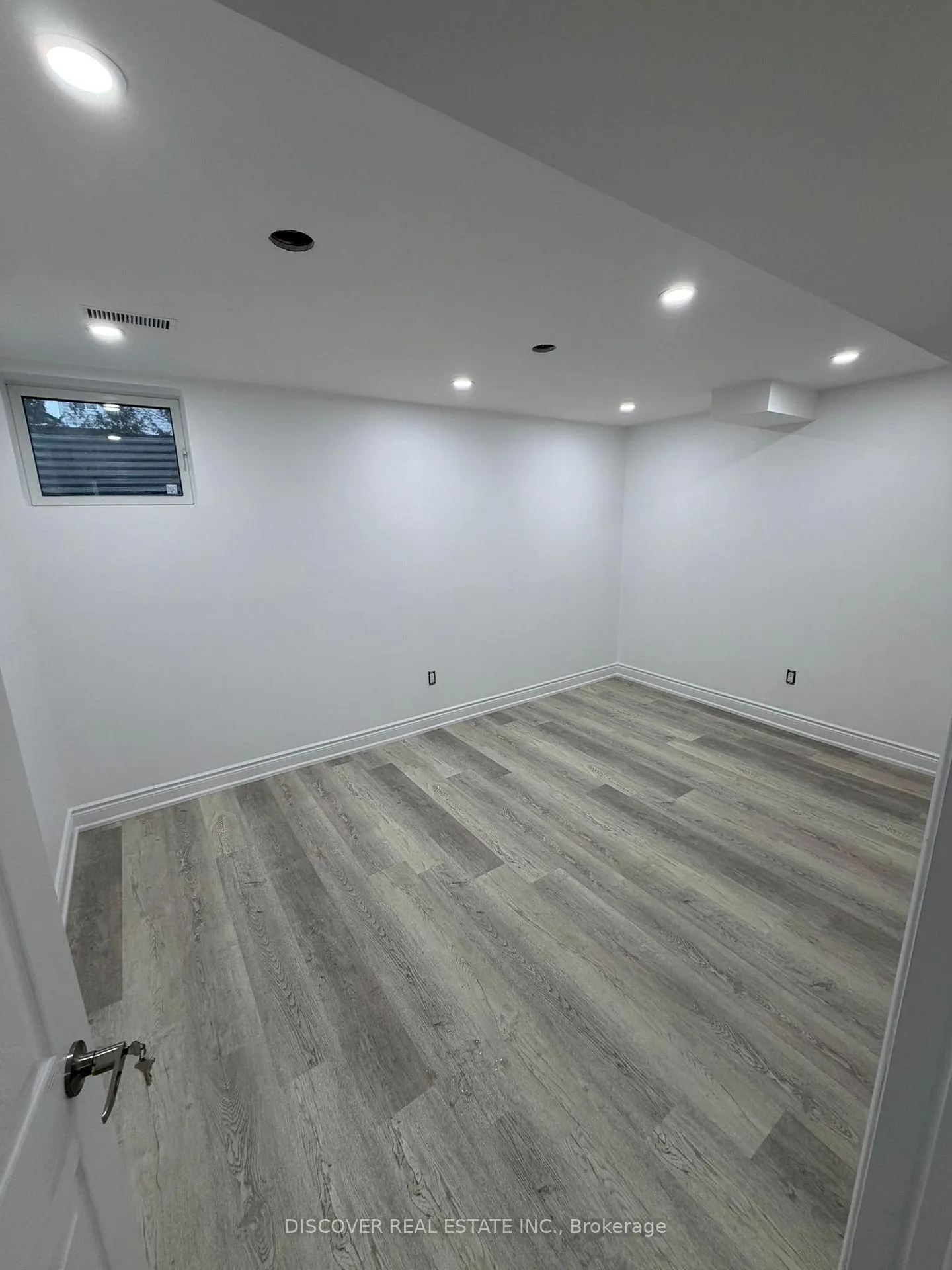 Photo 2 of 1569 Pennel Drive, Oshawa, Taunton — HOMEH