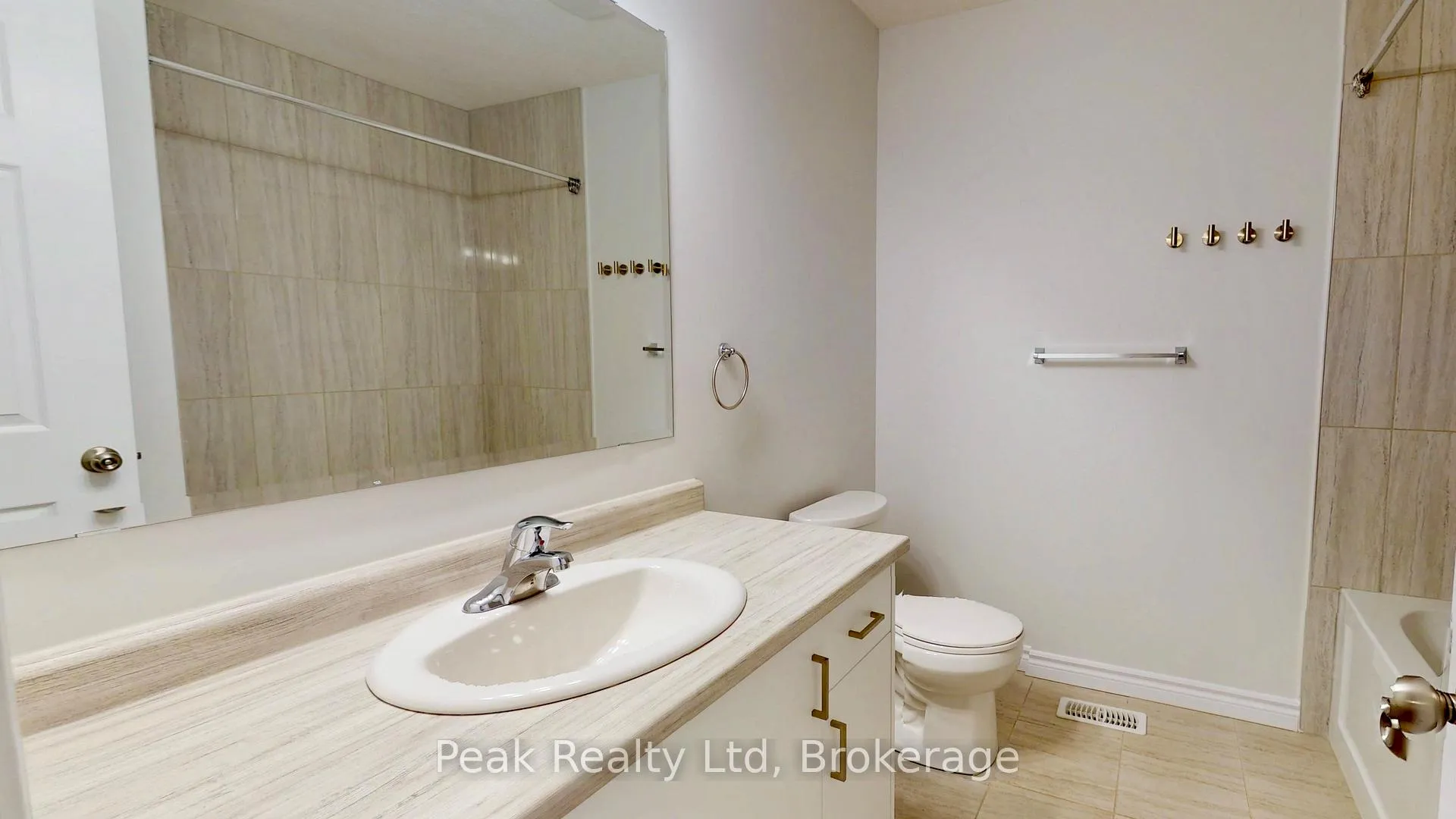 Photo 18 of 328 Bradshaw Drive, Stratford — HOMEH