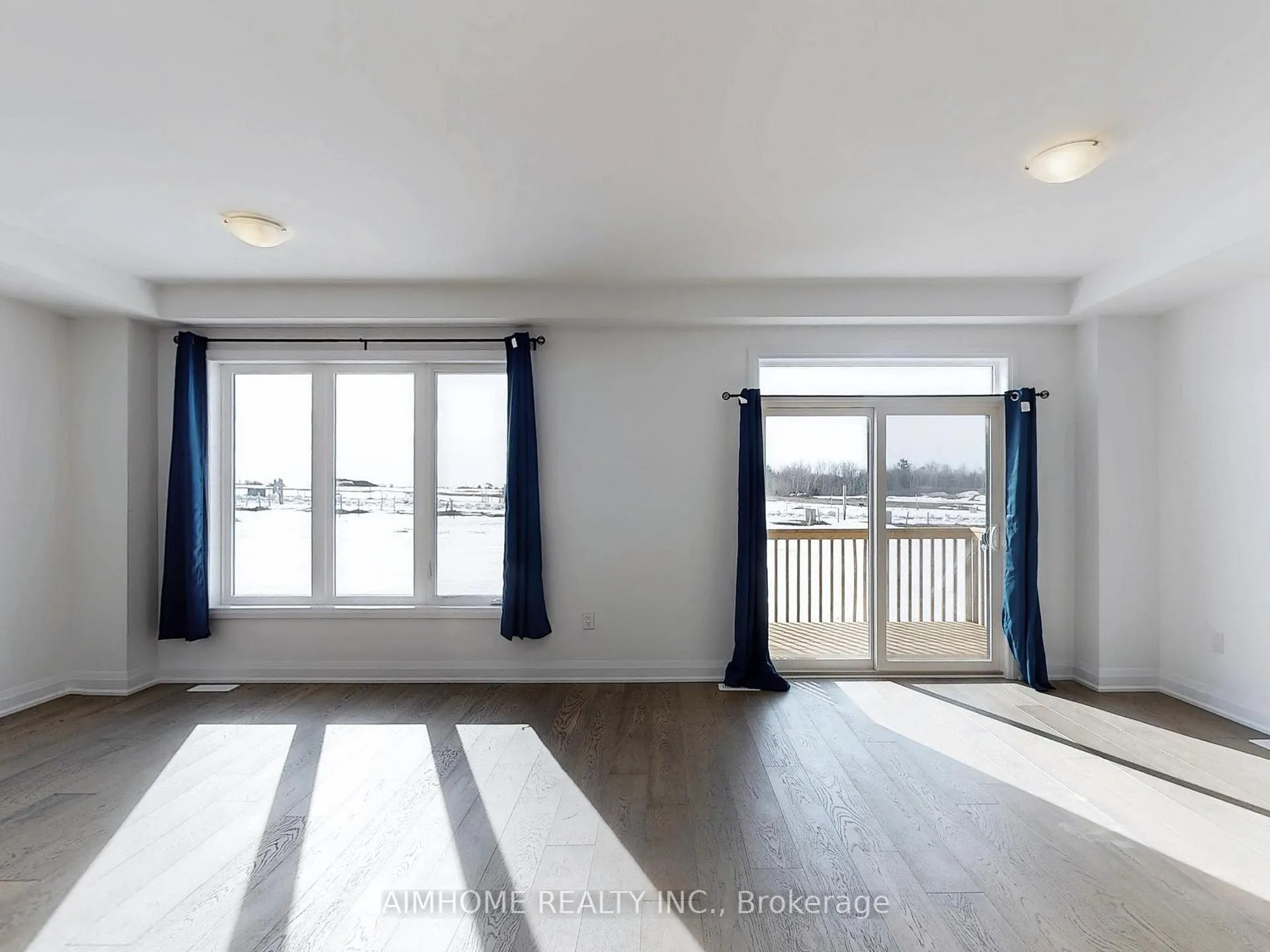 Photo 3 of 17 Gateway Drive, Barrie, Rural Barrie Southeast — HOMEH