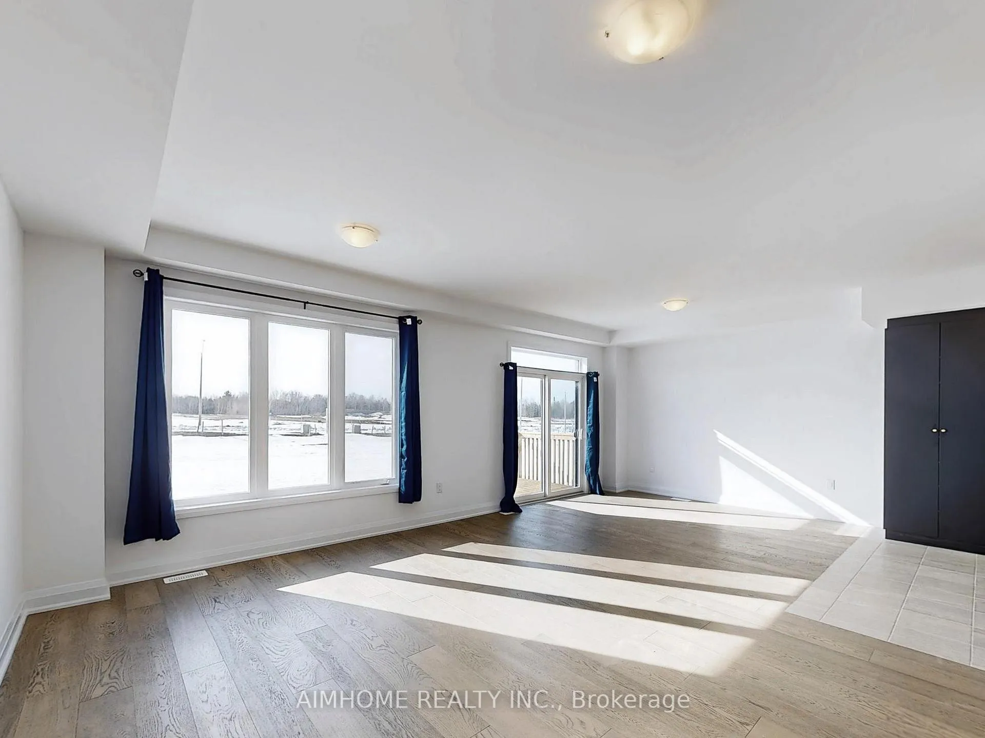 Photo 4 of 17 Gateway Drive, Barrie, Rural Barrie Southeast — HOMEH