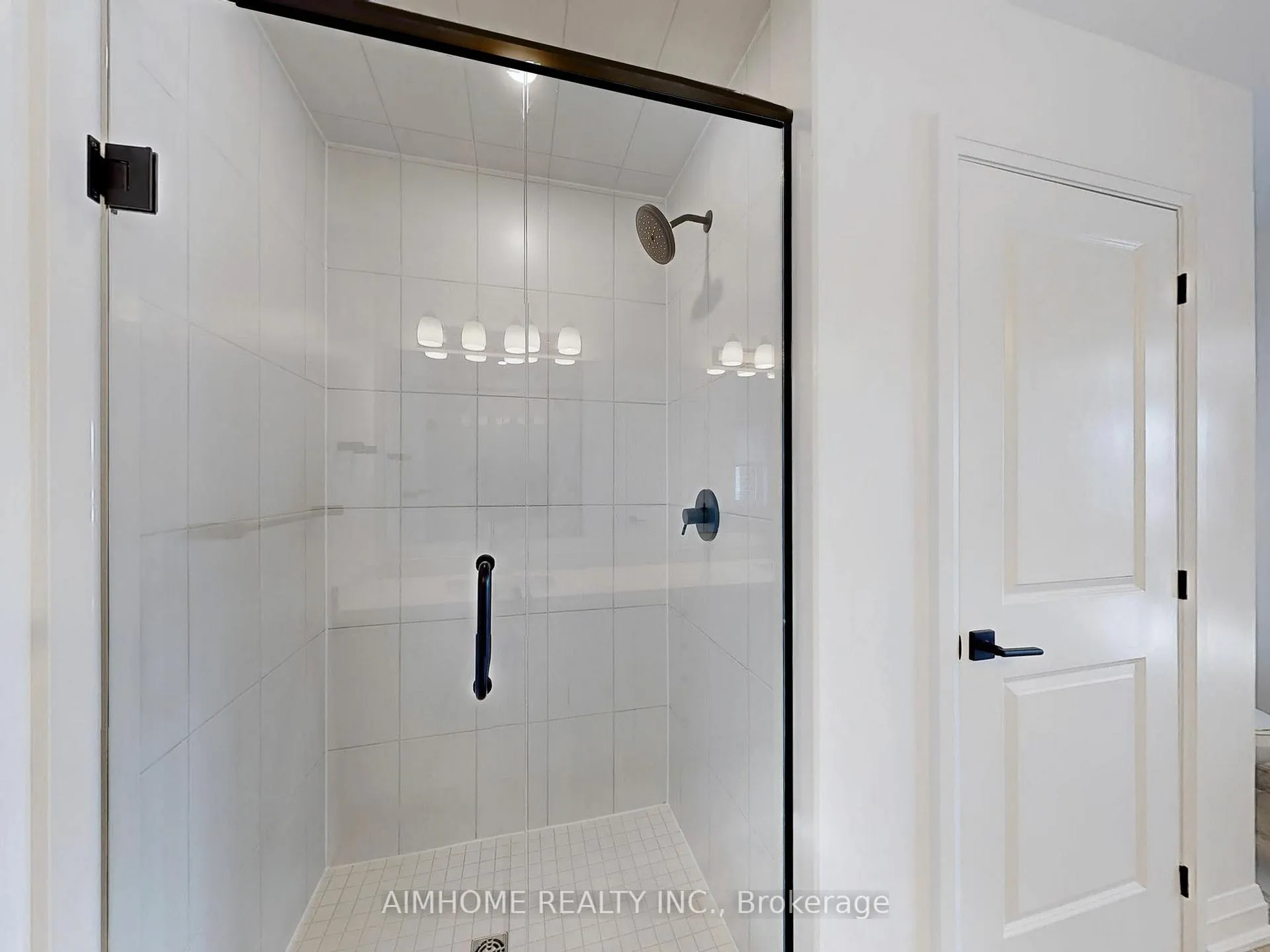 Photo 14 of 17 Gateway Drive, Barrie, Rural Barrie Southeast — HOMEH