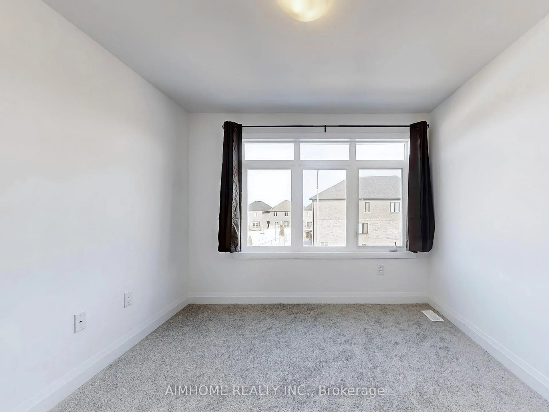 Photo 16 of 17 Gateway Drive, Barrie, Rural Barrie Southeast — HOMEH