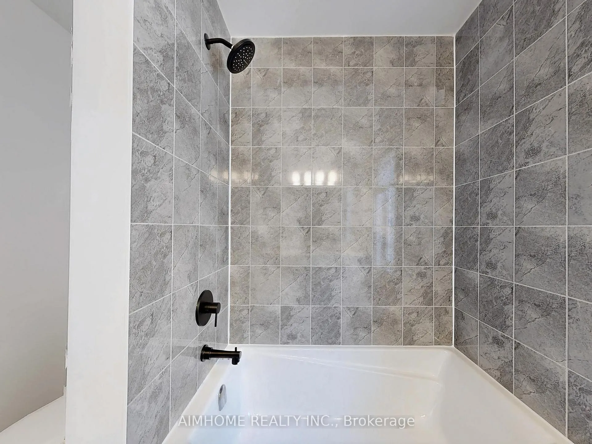 Photo 27 of 17 Gateway Drive, Barrie, Rural Barrie Southeast — HOMEH