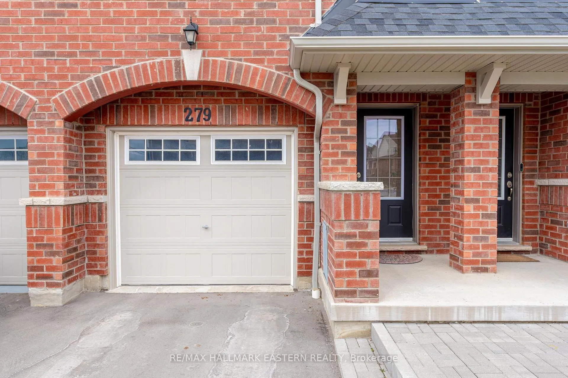 Photo 2 of 279 Danzatore Path, Oshawa, Windfields — HOMEH
