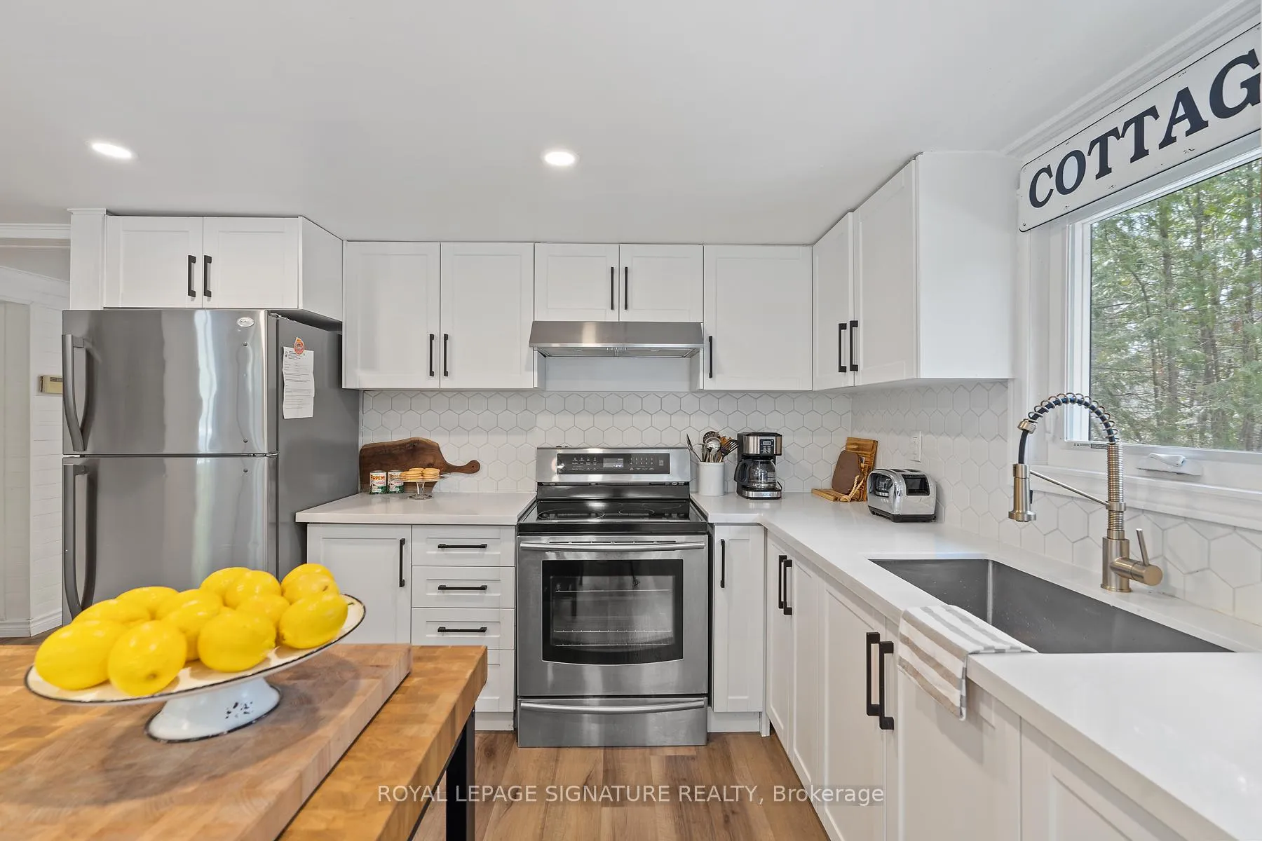 Photo 9 of 45 Robern Avenue, Tiny, Rural Tiny — HOMEH