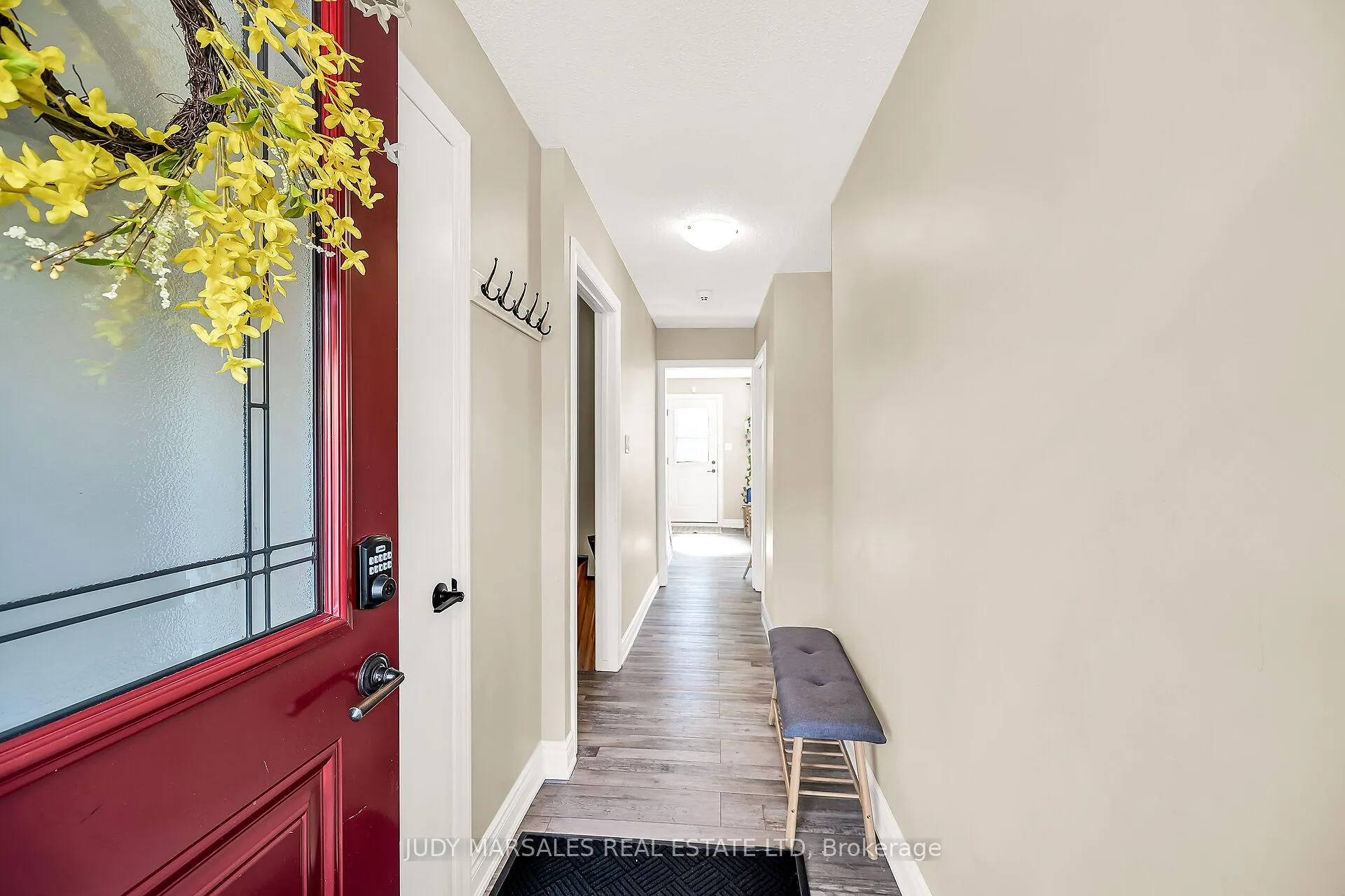 Photo 5 of 16A Bond Street S, Hamilton, Dundas — HOMEH