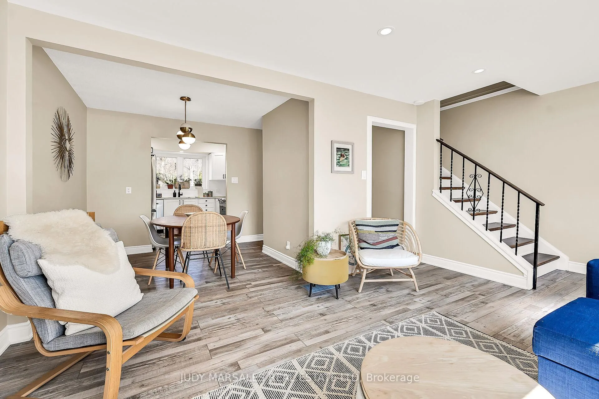 Photo 10 of 16A Bond Street S, Hamilton, Dundas — HOMEH