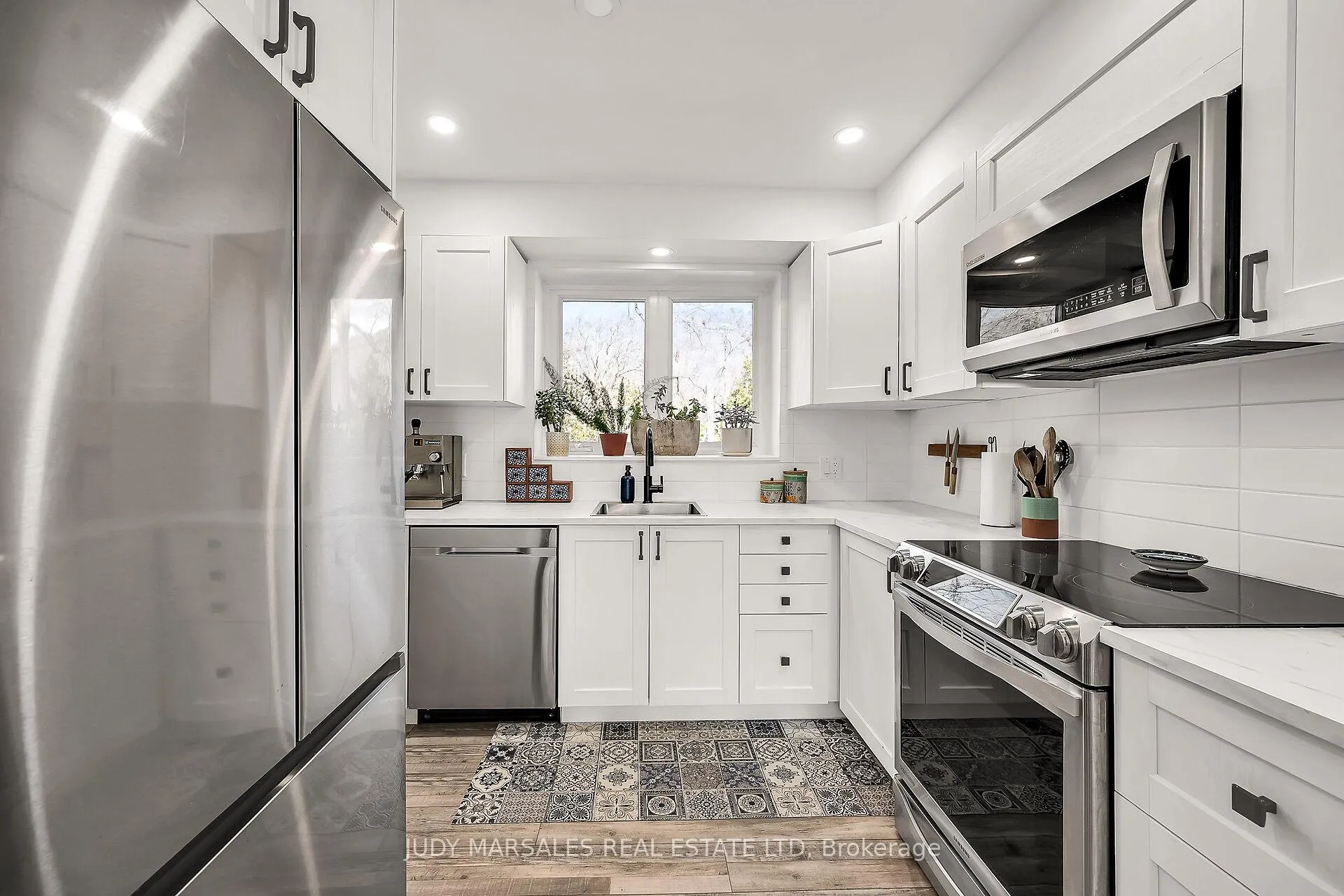 Photo 17 of 16A Bond Street S, Hamilton, Dundas — HOMEH