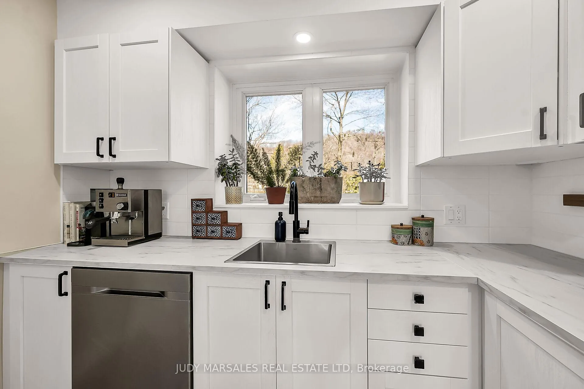 Photo 18 of 16A Bond Street S, Hamilton, Dundas — HOMEH