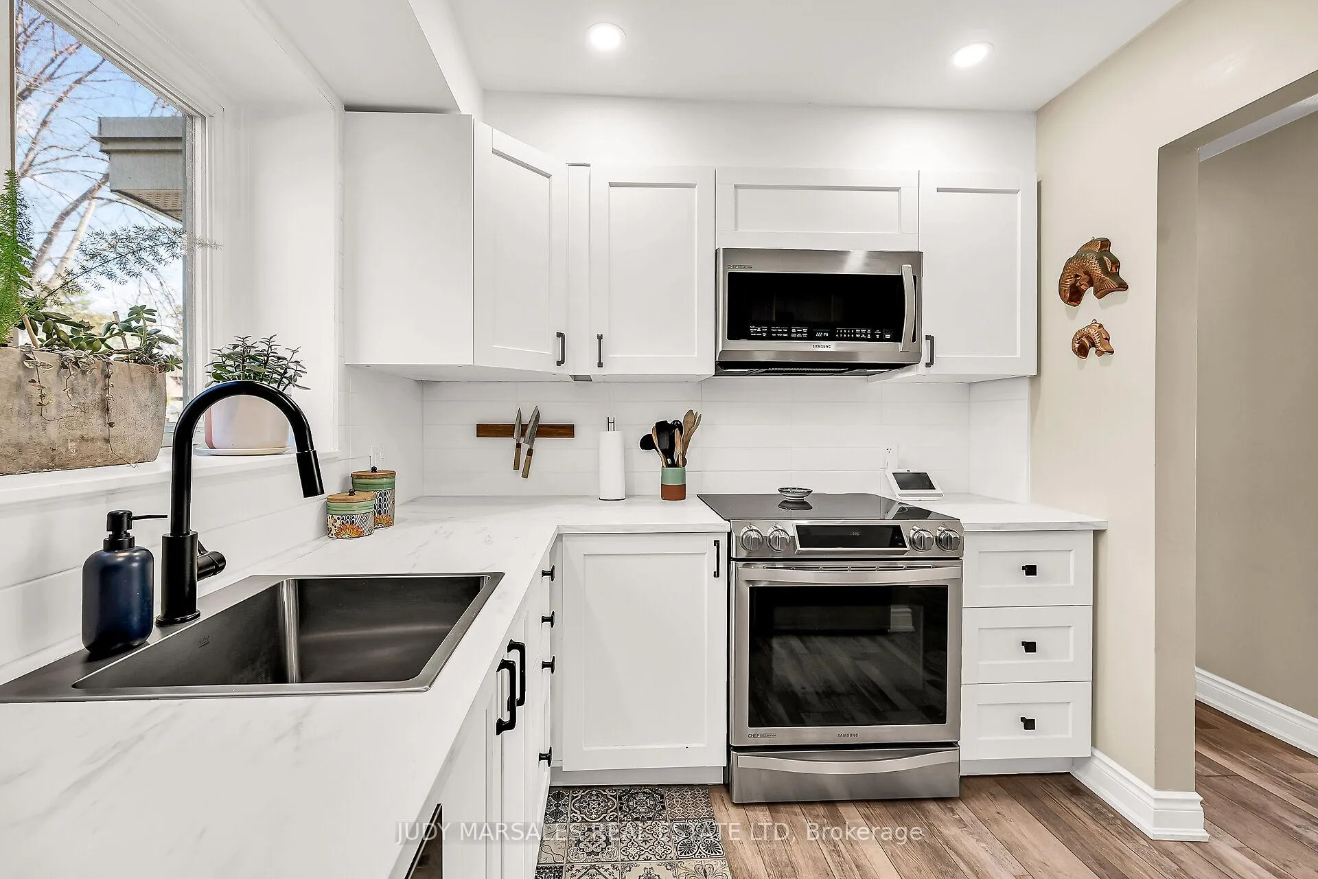 Photo 19 of 16A Bond Street S, Hamilton, Dundas — HOMEH