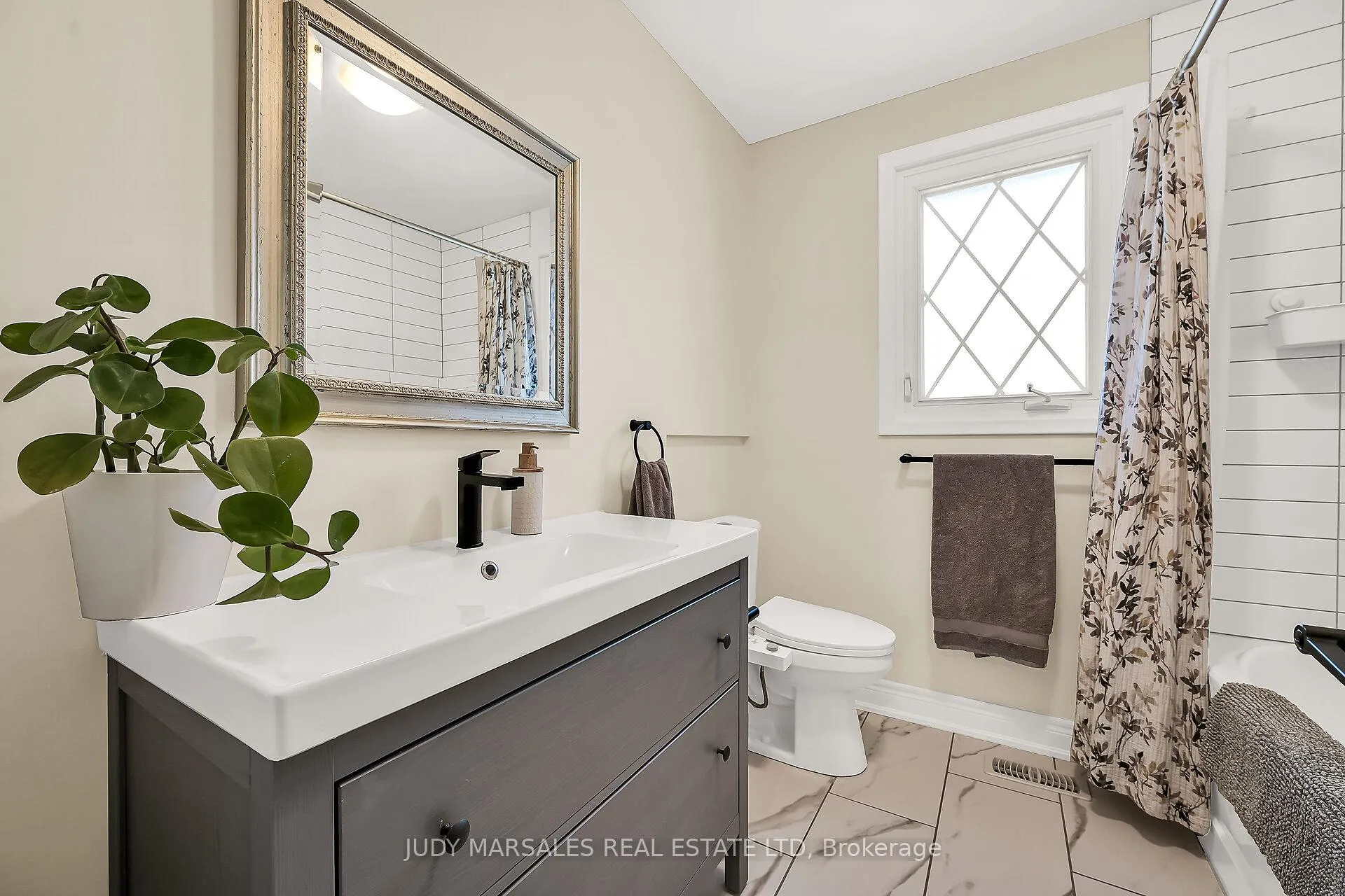 Photo 26 of 16A Bond Street S, Hamilton, Dundas — HOMEH