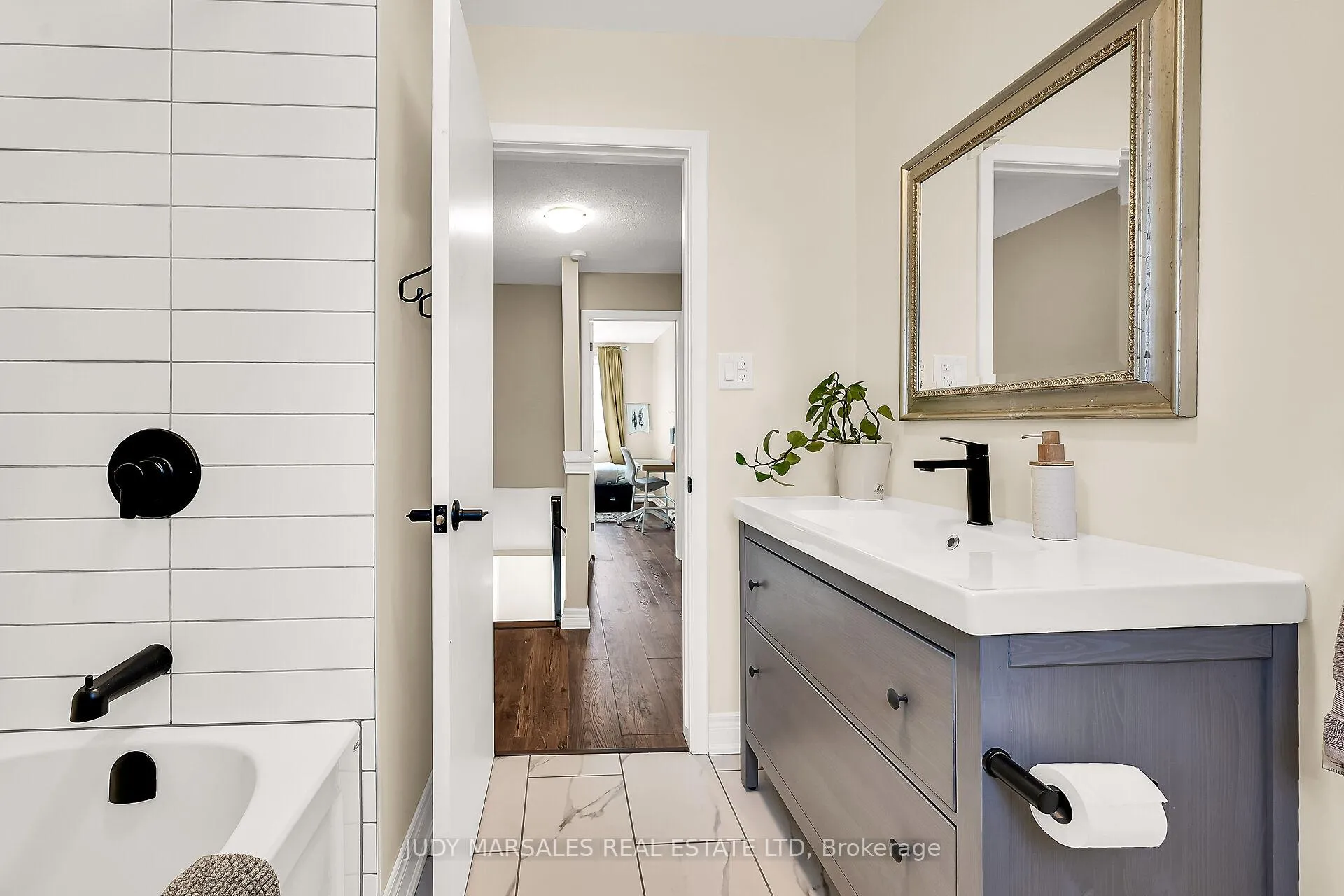 Photo 27 of 16A Bond Street S, Hamilton, Dundas — HOMEH